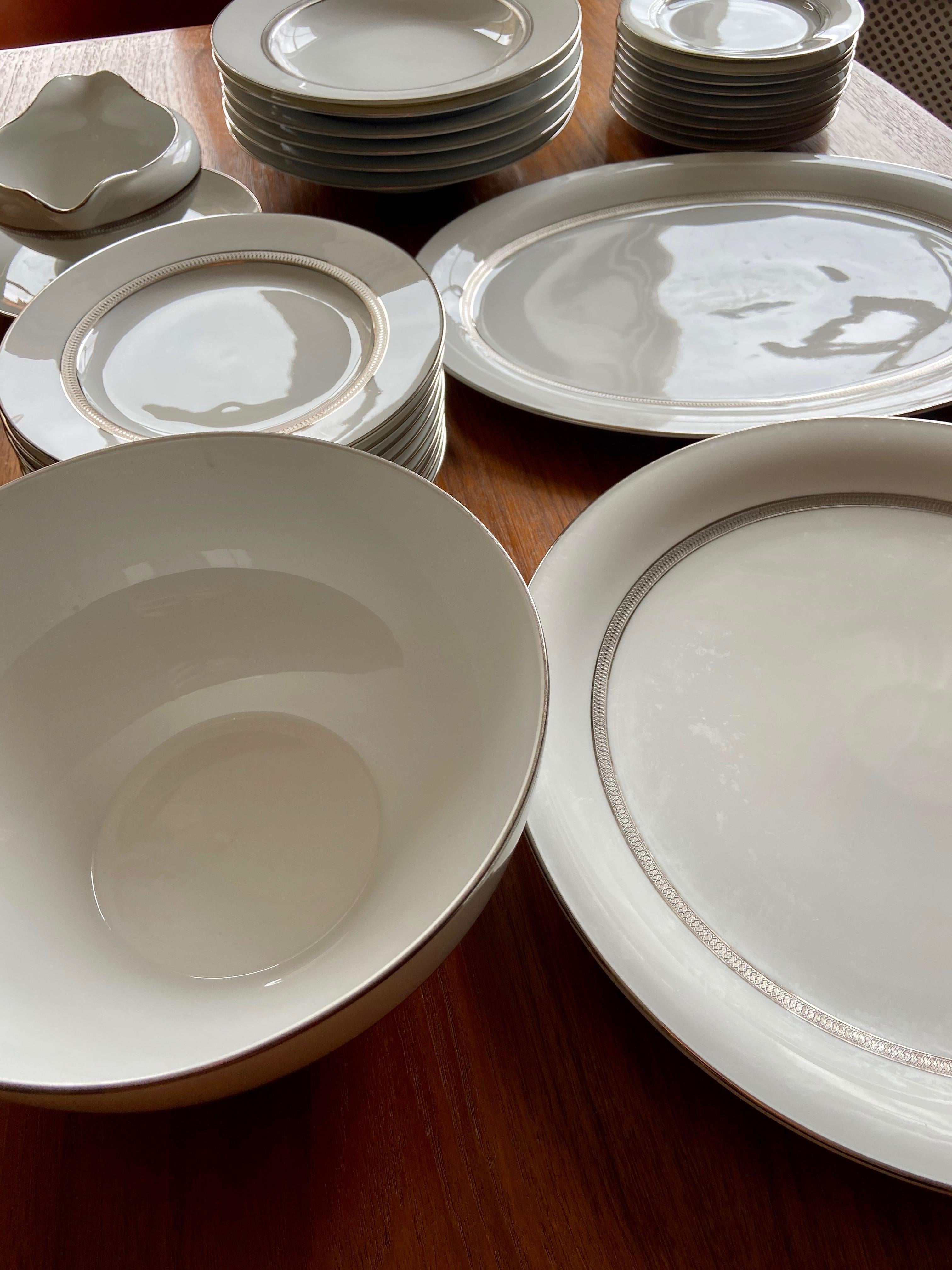 Mid Century, Dining Service, Tirschenreuth Germany, Neoclassical, Porcelain In Good Condition For Sale In London, GB