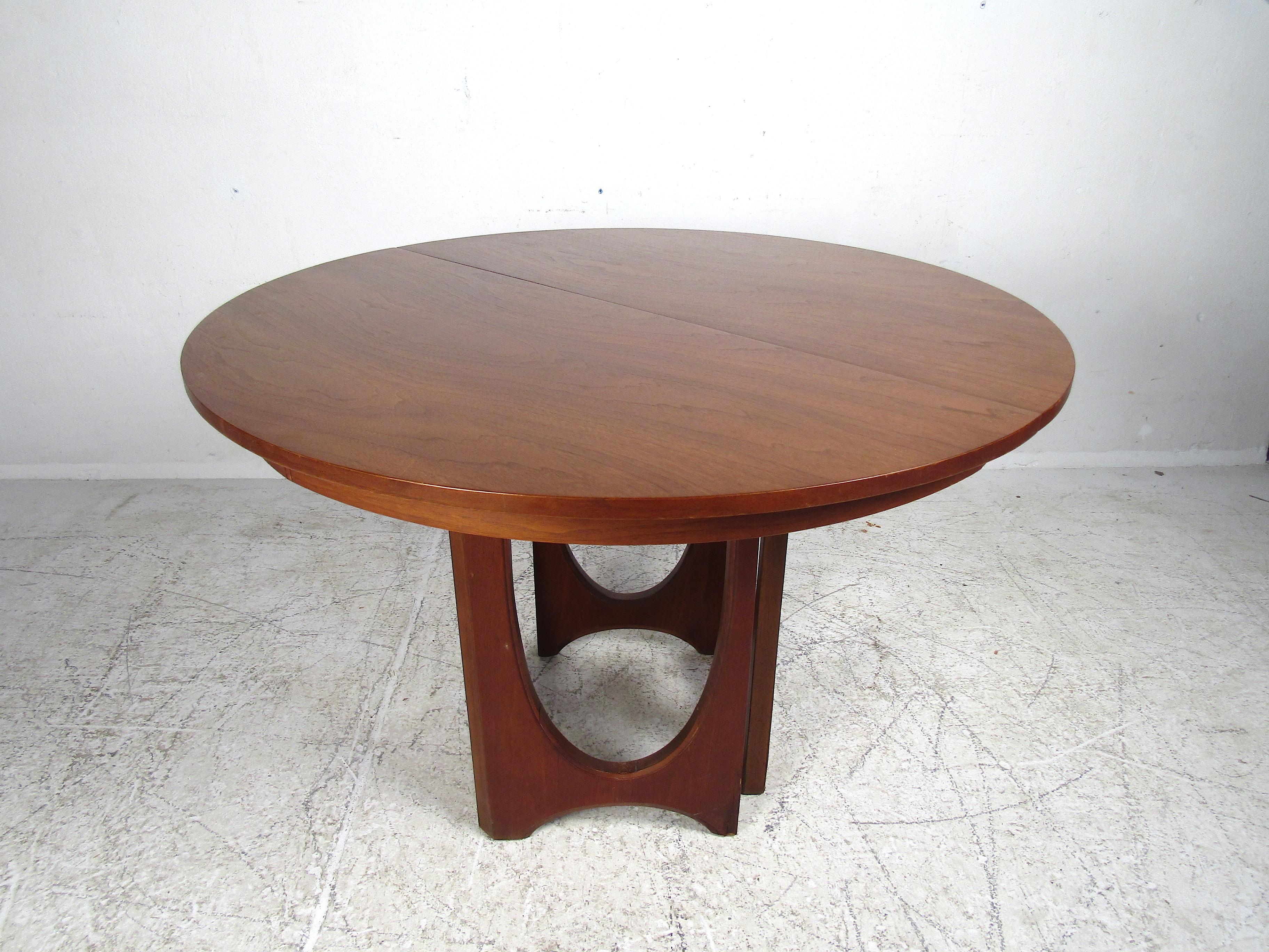 Veneer Midcentury Dining Set by Broyhill