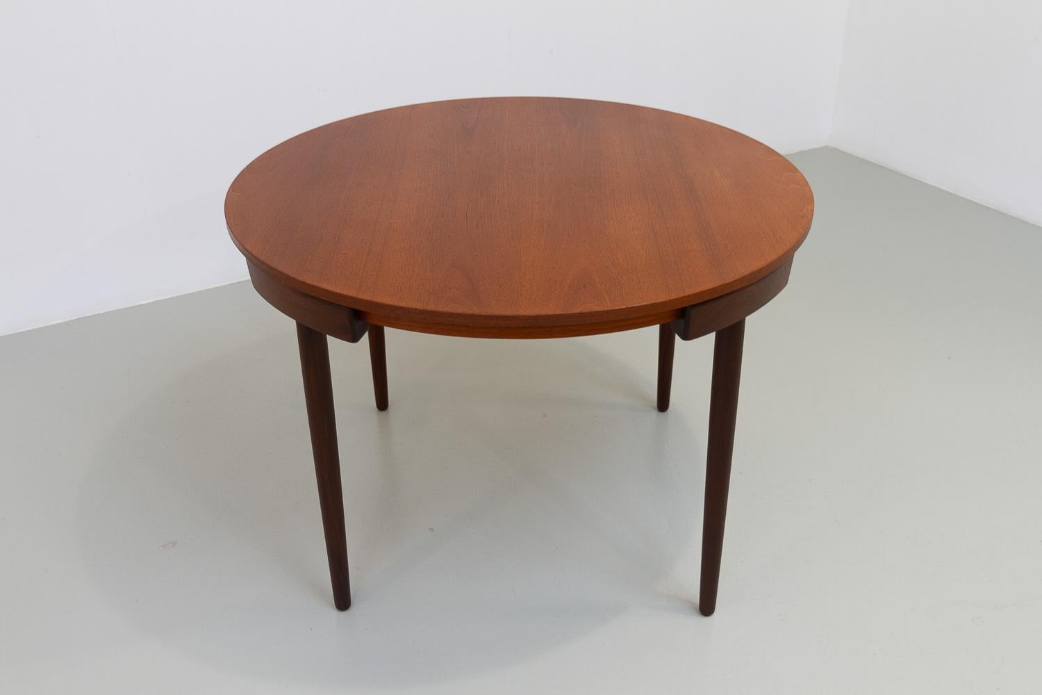 Mid-Century Dining Set by Hans Olsen for Frem Røjle, 1960s. Set of 5. 4