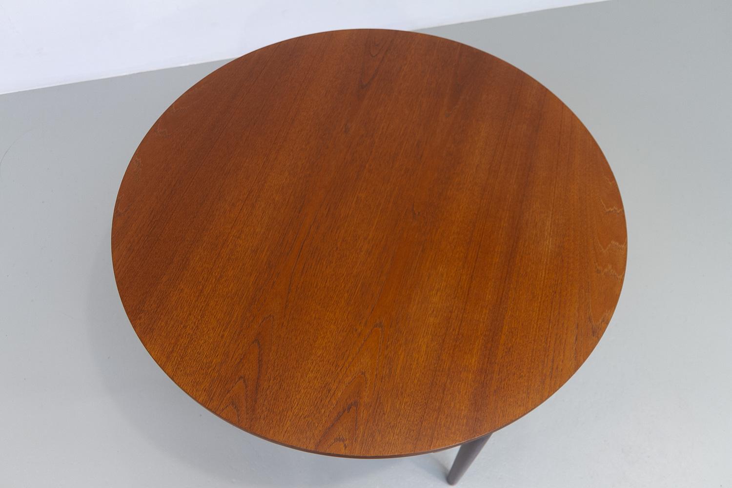Mid-Century Dining Set by Hans Olsen for Frem Røjle, 1960s. Set of 5. 5