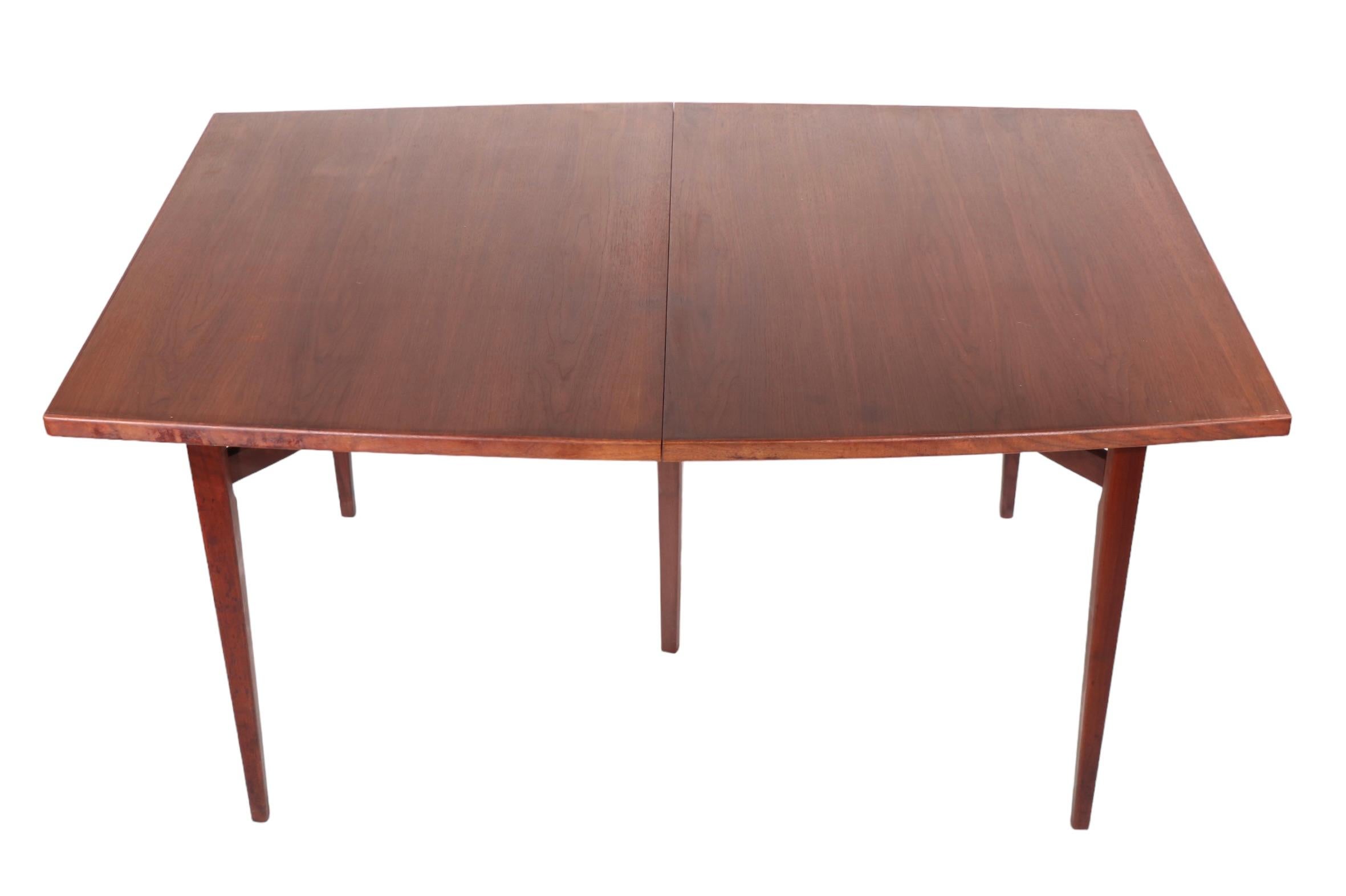 Mid Century Dining Table after Risom c 1950/1960's For Sale 3