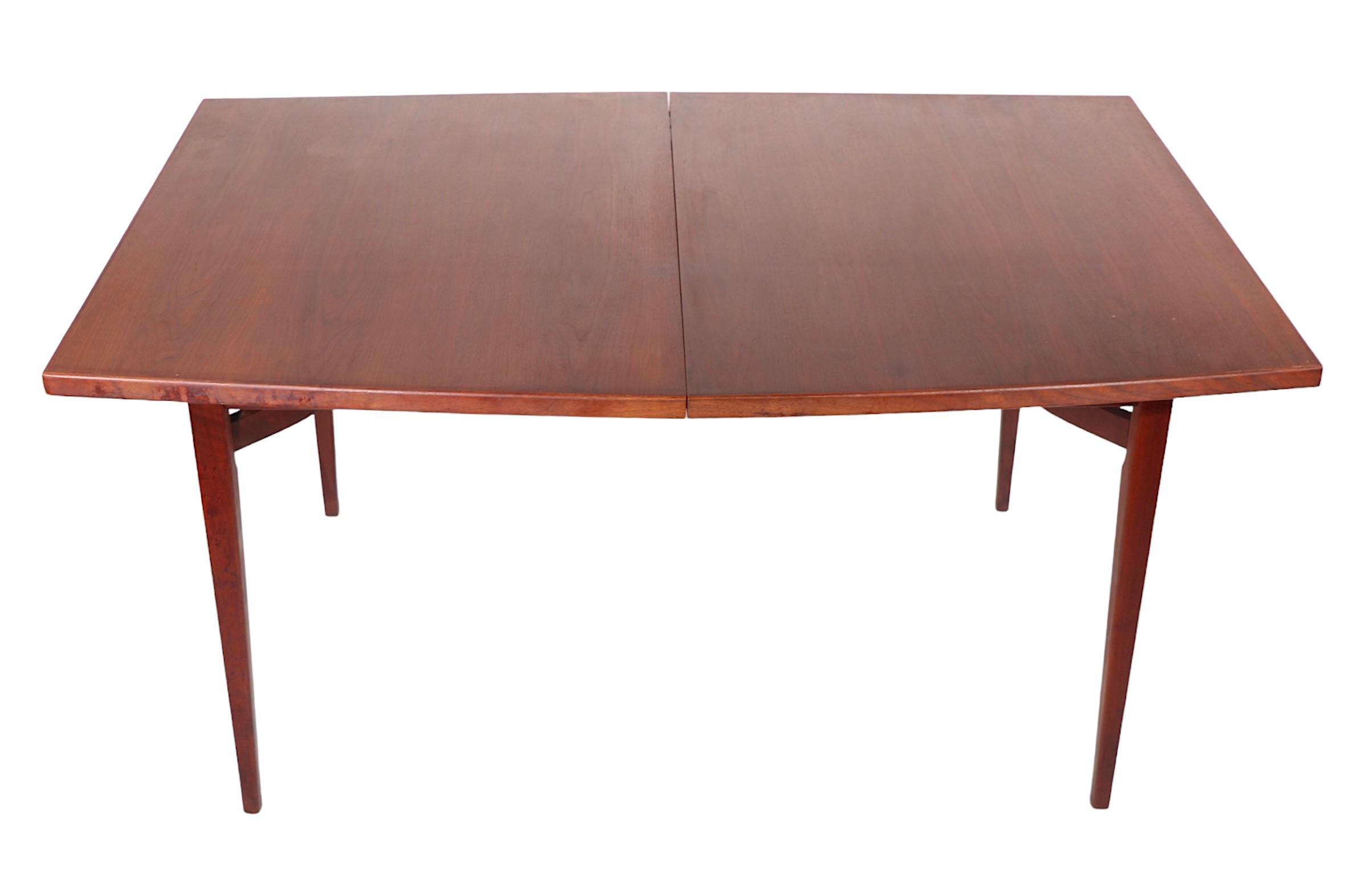 Mid Century Dining Table after Risom c 1950/1960's For Sale 9