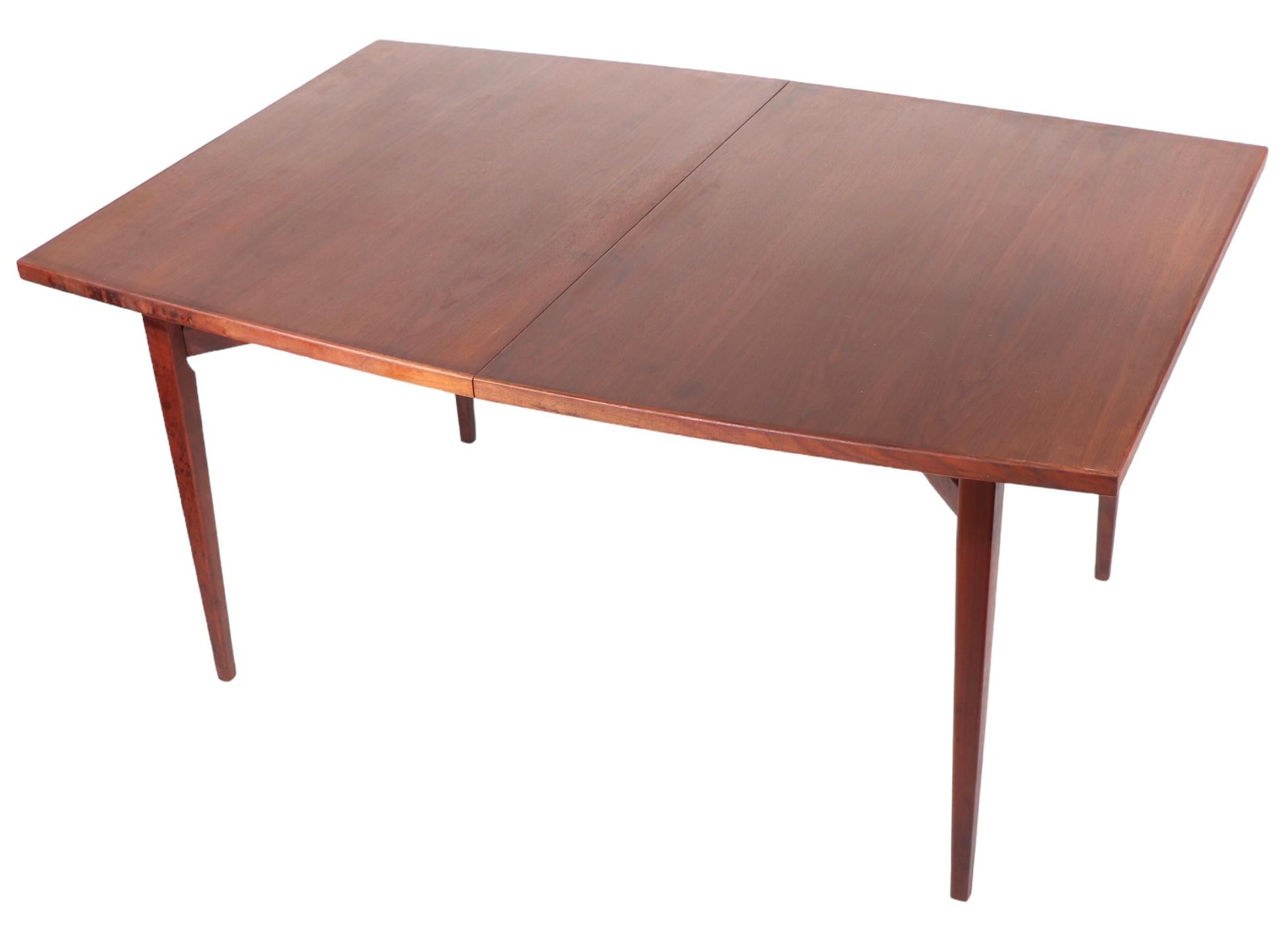 Mid Century Dining Table after Risom c 1950/1960's For Sale 10