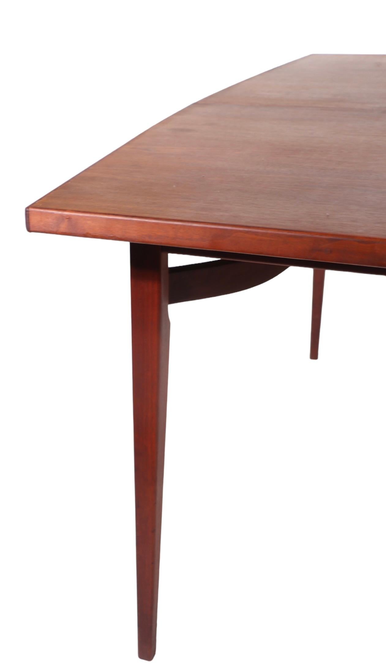 Mid Century Dining Table after Risom c 1950/1960's For Sale 13