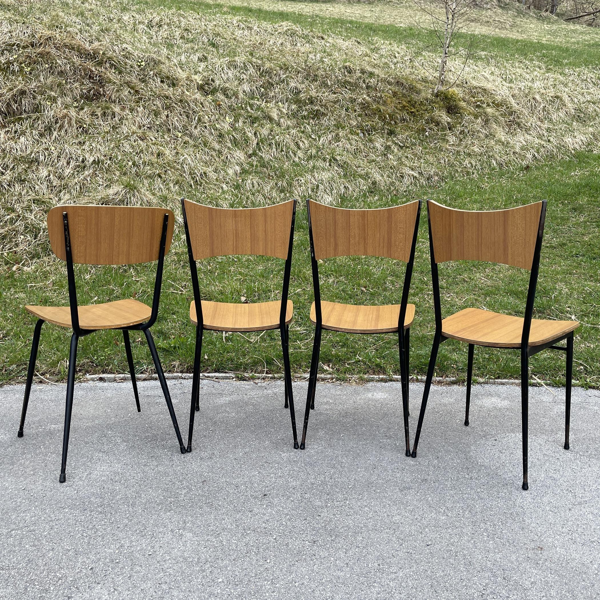 Mid-century dining table and 4 chairs by Salvarani Depositato Italy 1950s For Sale 2