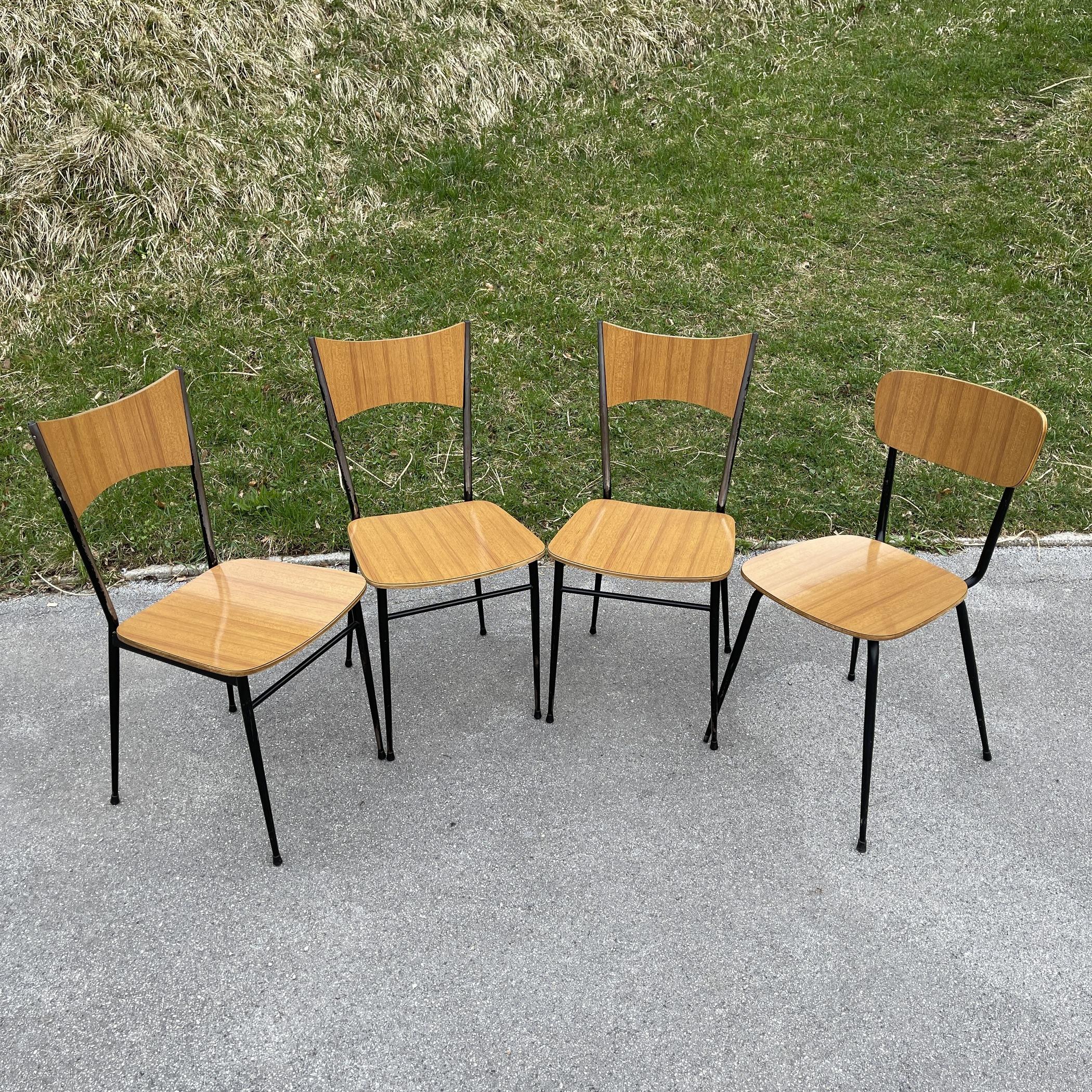 Mid-century dining table and 4 chairs by Salvarani Depositato Italy 1950s For Sale 4