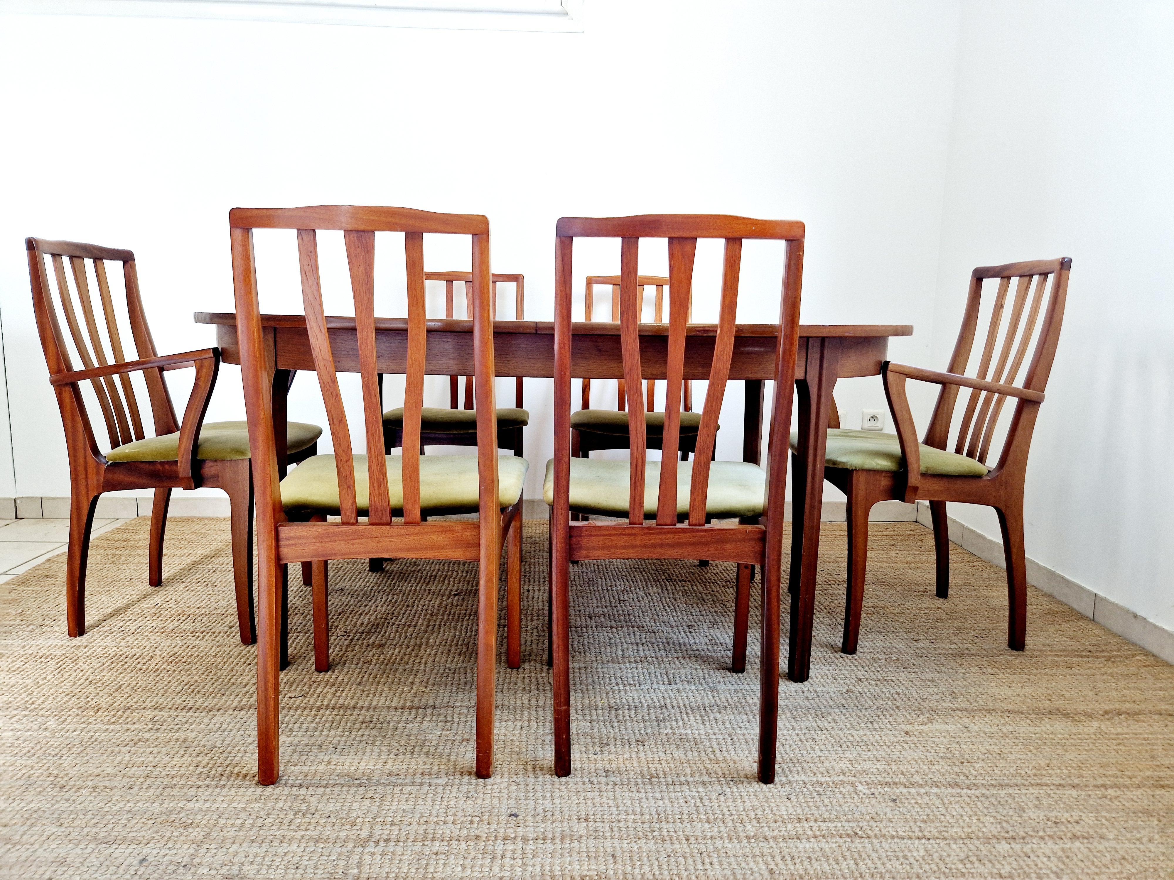 Mid Century Dining Table and 6 Chairs S Form For Sale 1