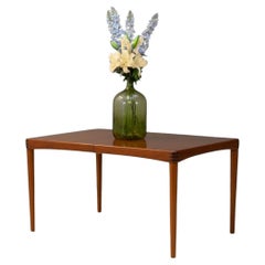 Table de salle à manger du milieu du siècle par Bramin
