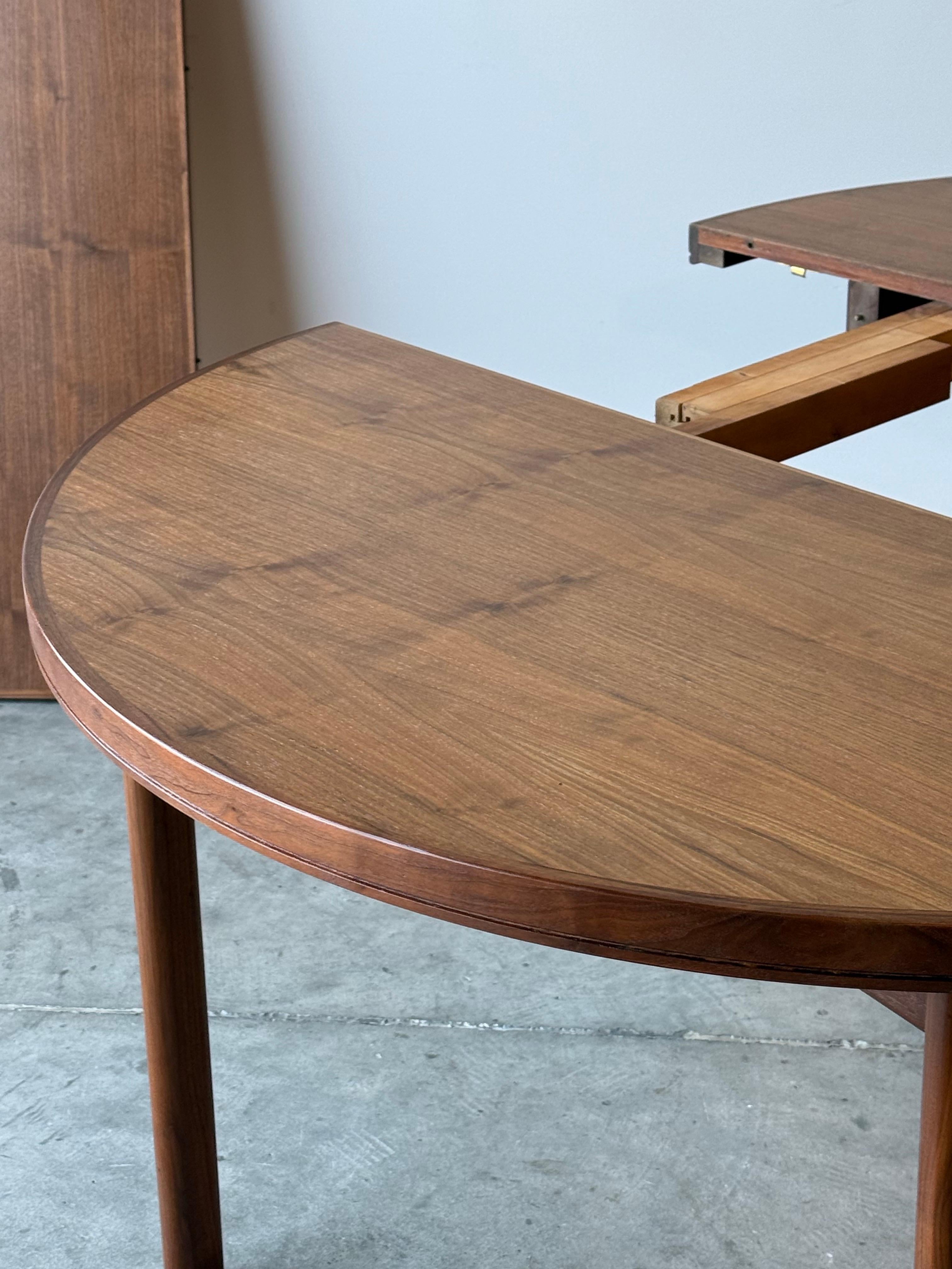 Mid-Century Dining Table by Folke Ohlsson for Dux In Good Condition In Raleigh, NC