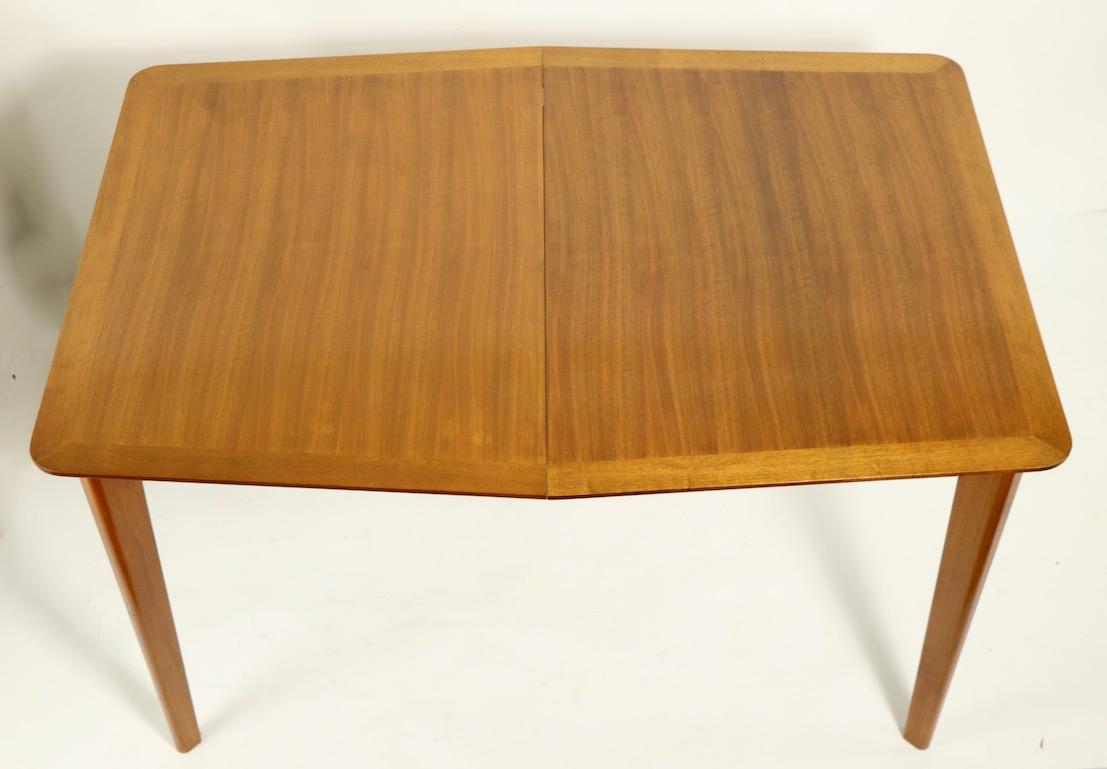 Américain Table de salle à manger du milieu du siècle par Gimson et Slater en vente