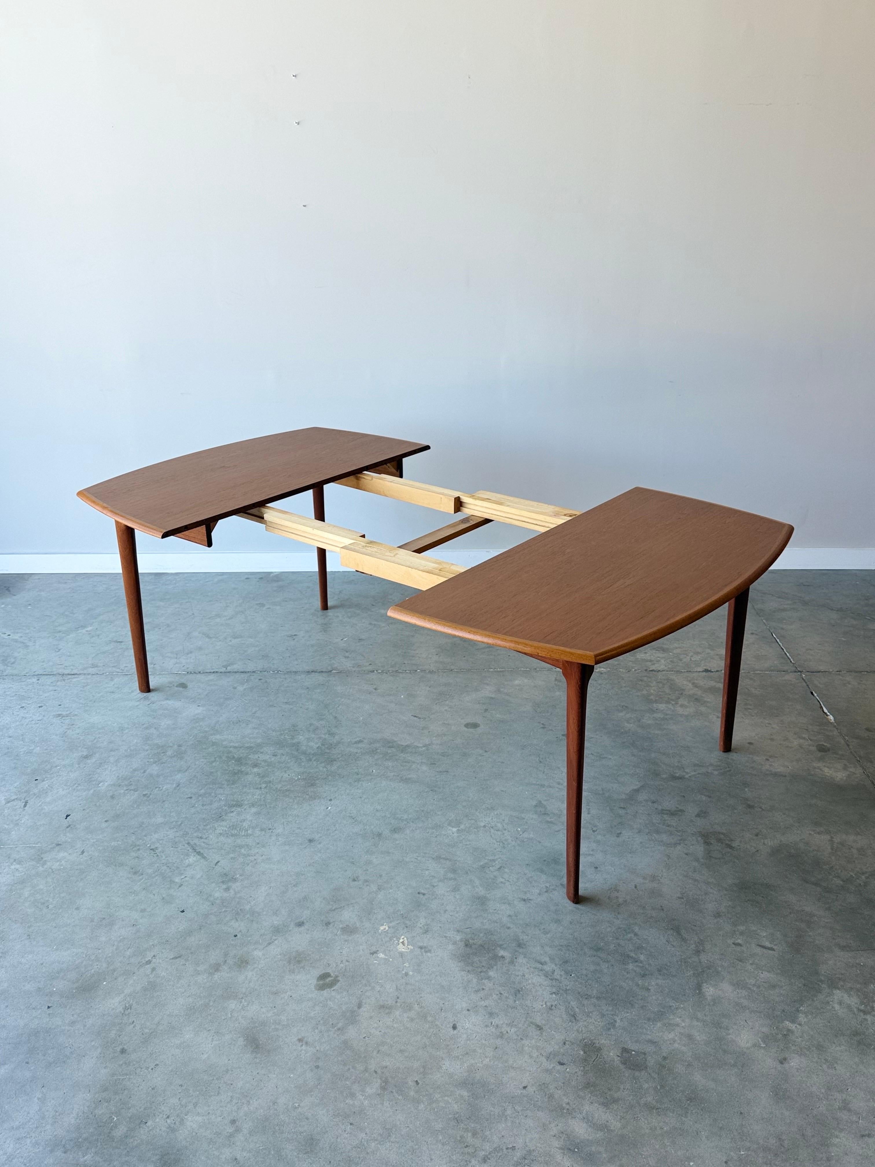 Mid-Century Modern Mid-Century Dining Table by H.W. Klein for Bramin