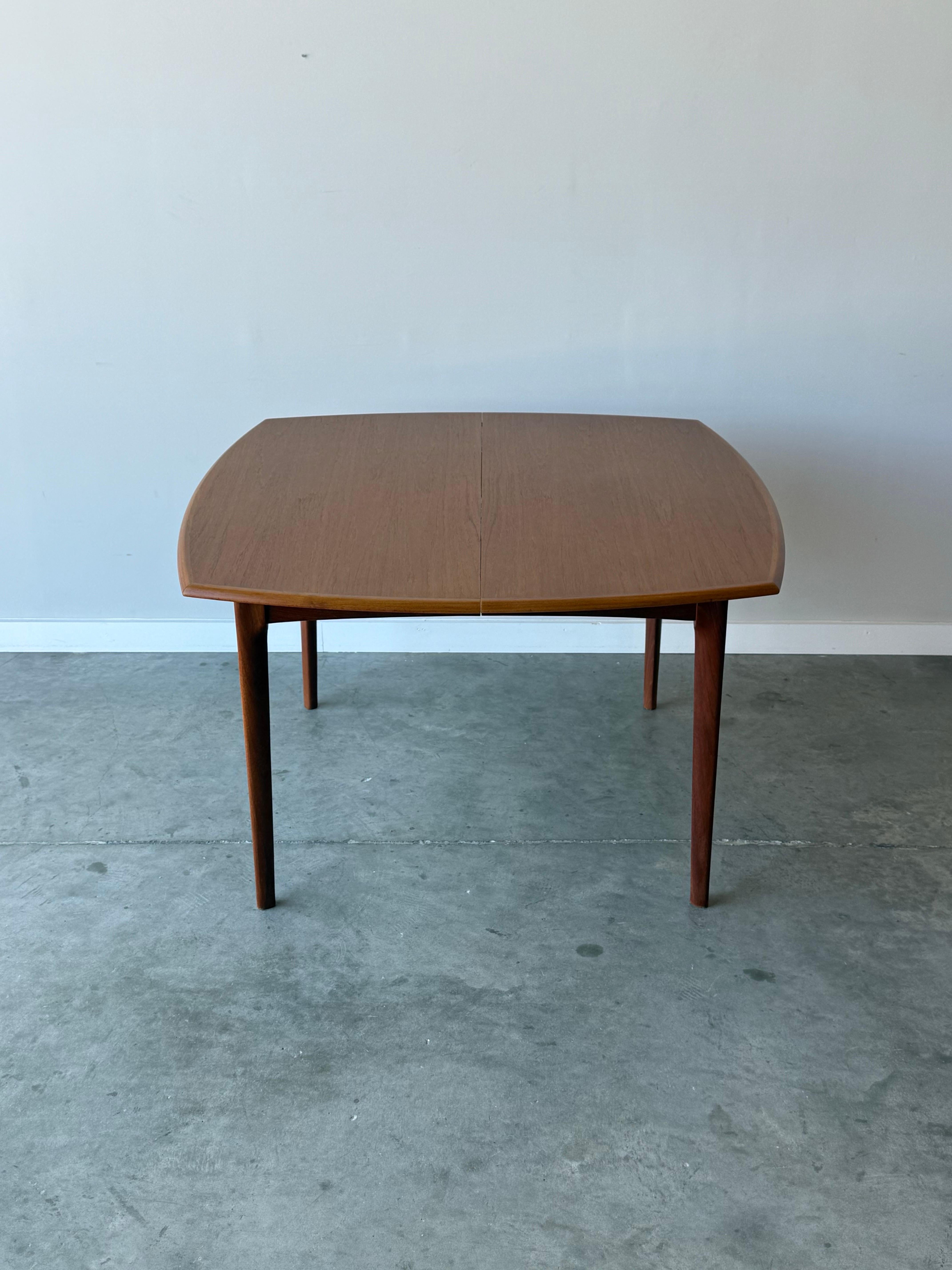 Mid-Century Dining Table by H.W. Klein for Bramin In Good Condition In Raleigh, NC