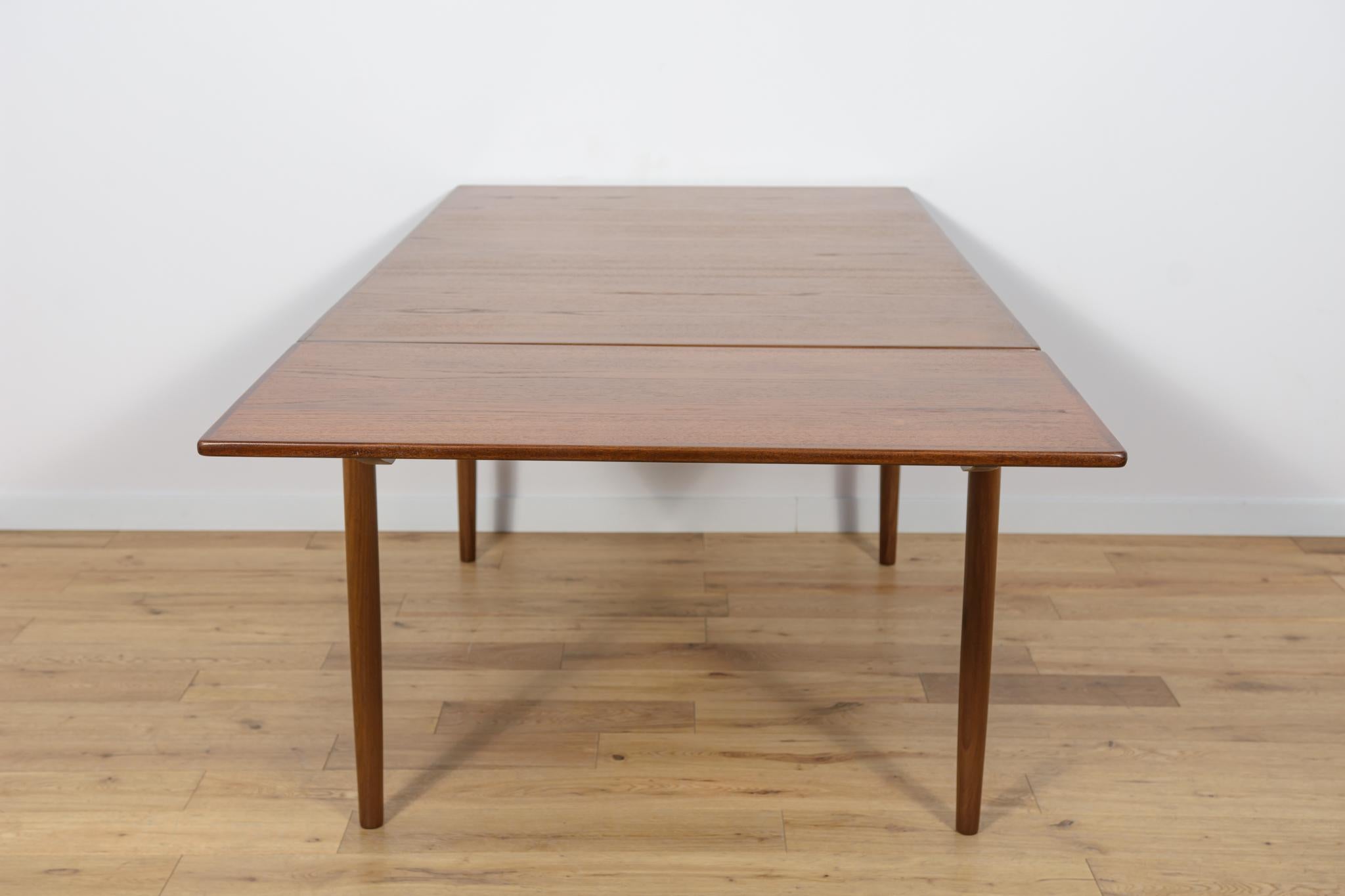 Mid-Century Dining Table by Ib Kofod Larsen for G-Plan, 1960s 2