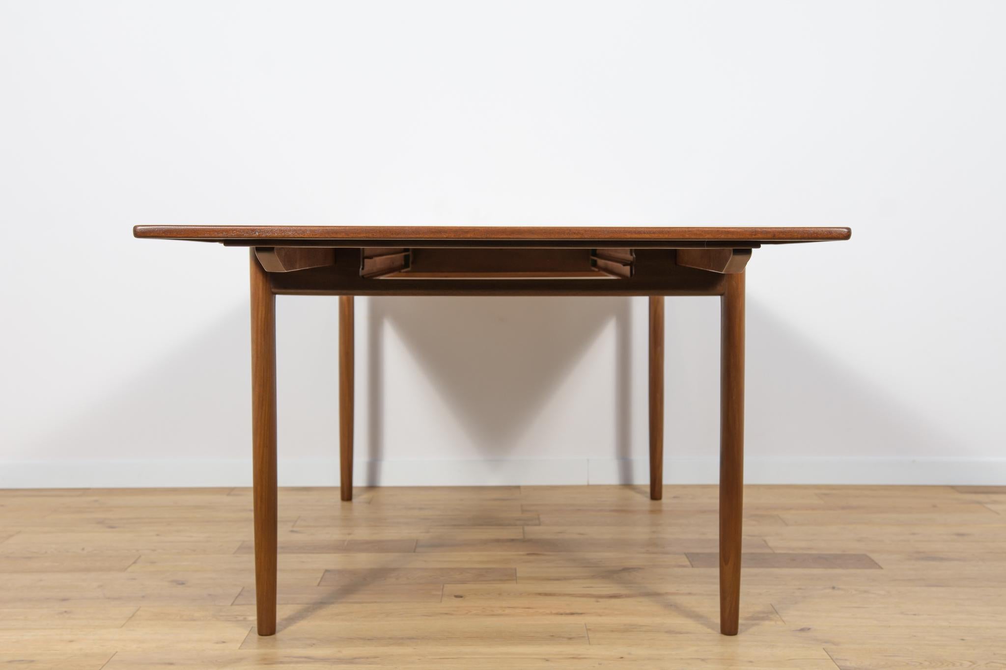 Mid-Century Dining Table by Ib Kofod Larsen for G-Plan, 1960s 3