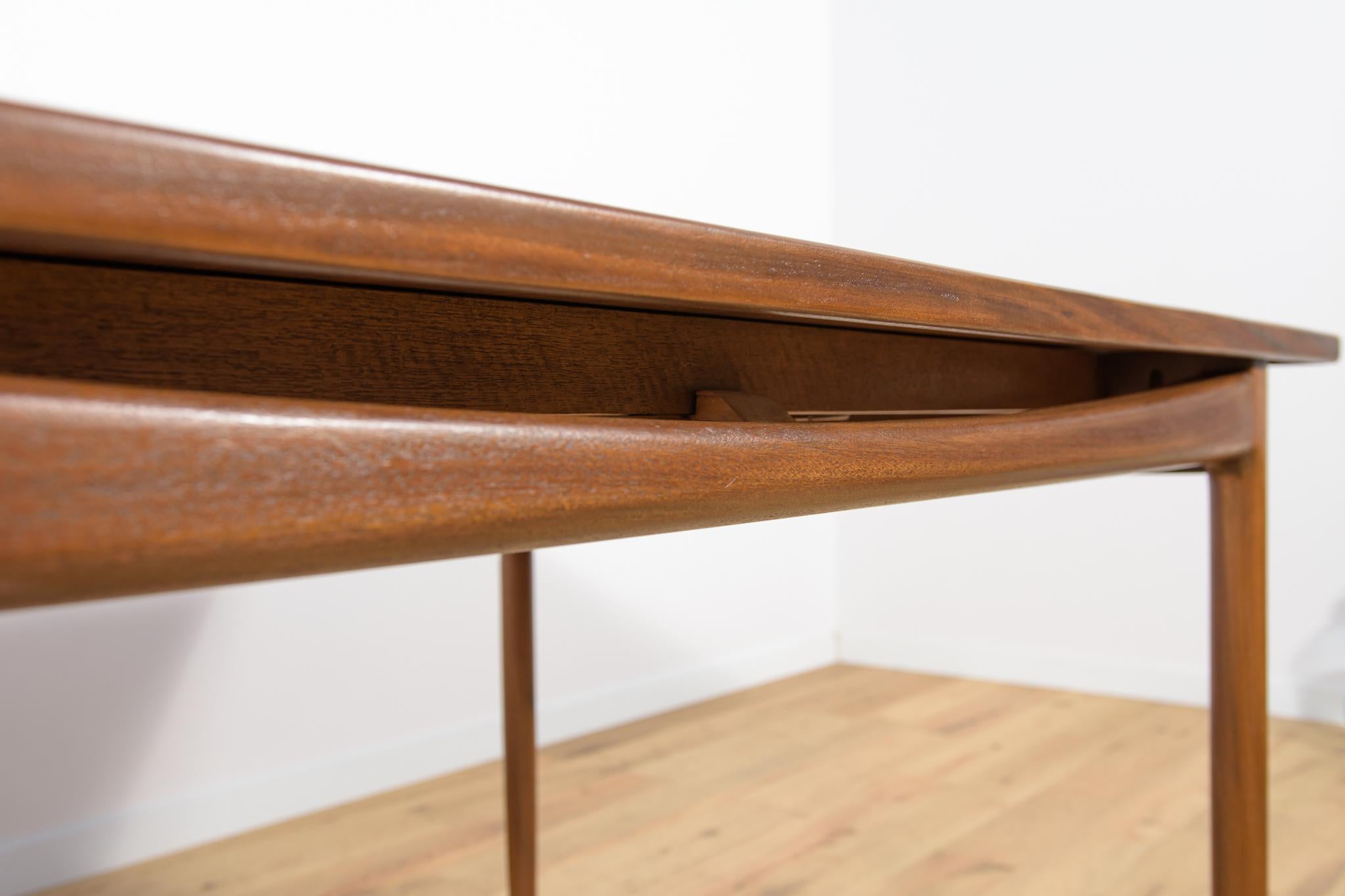 Mid-Century Dining Table by Ib Kofod Larsen for G-Plan, 1960s For Sale 6