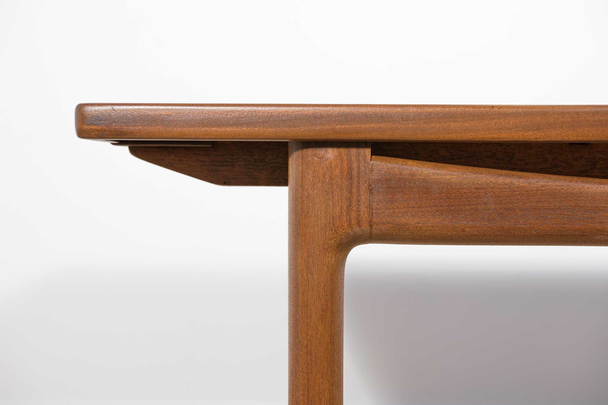 Mid-Century Dining Table by Ib Kofod Larsen for G-Plan, 1960s For Sale 7