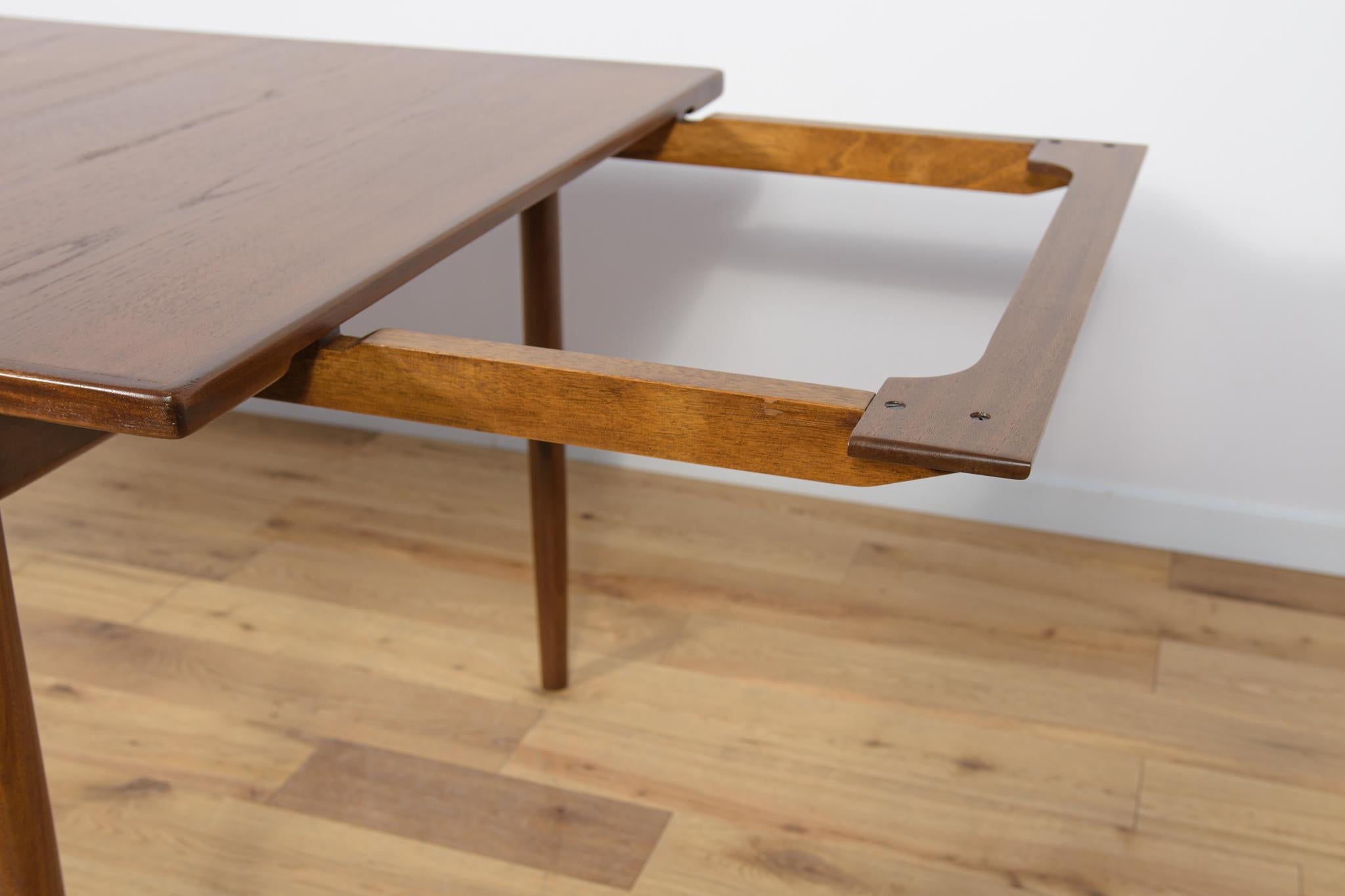 Mid-Century Dining Table by Ib Kofod Larsen for G-Plan, 1960s For Sale 9