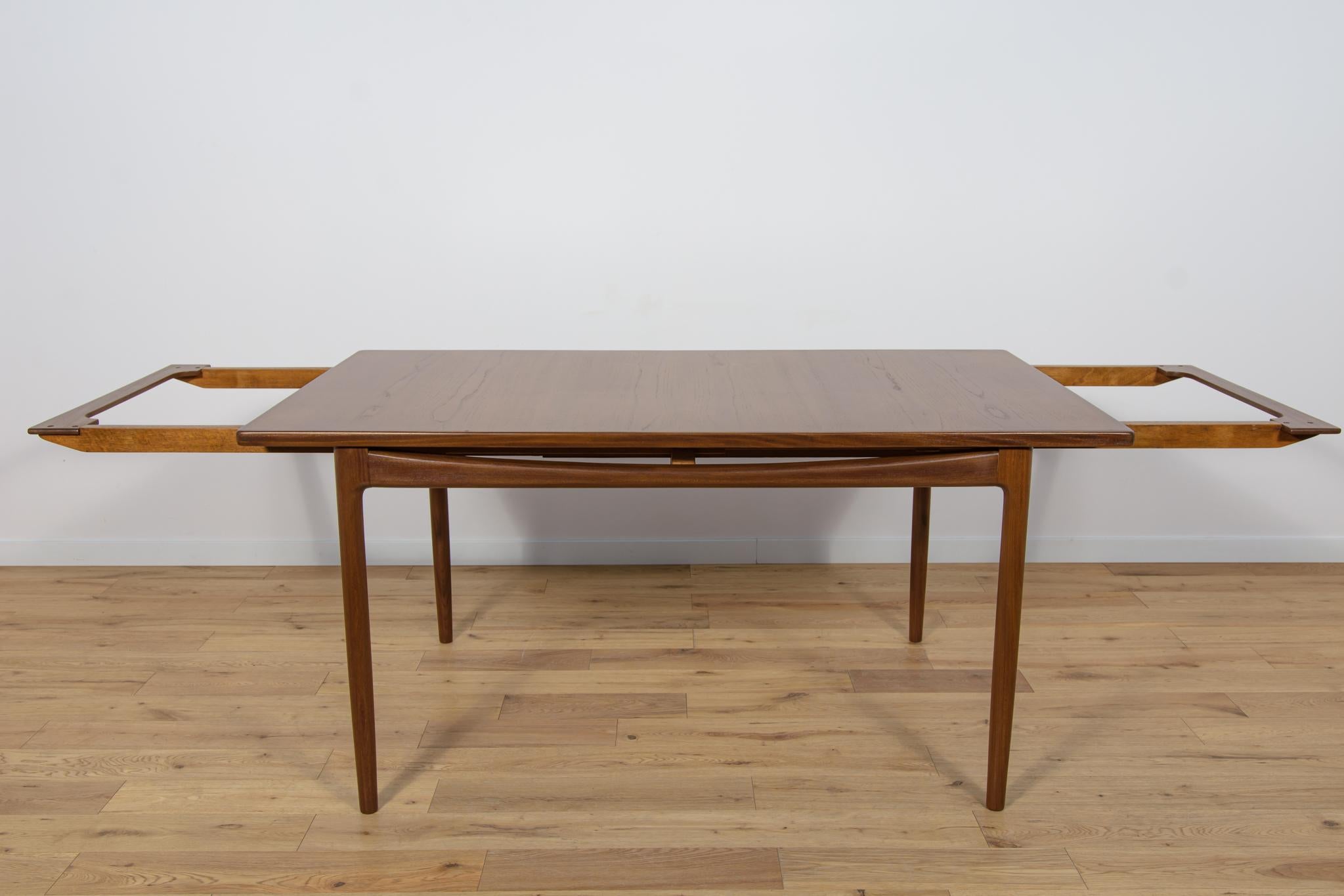 Mid-Century Modern Mid-Century Dining Table by Ib Kofod Larsen for G-Plan, 1960s For Sale