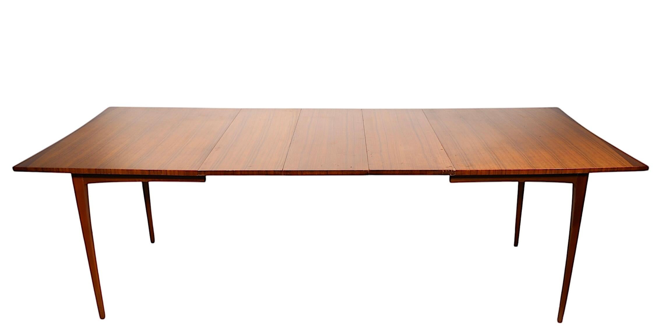 Milieu du siècle  Table de salle à manger par Lane Furniture att. à McCobb en vente 4