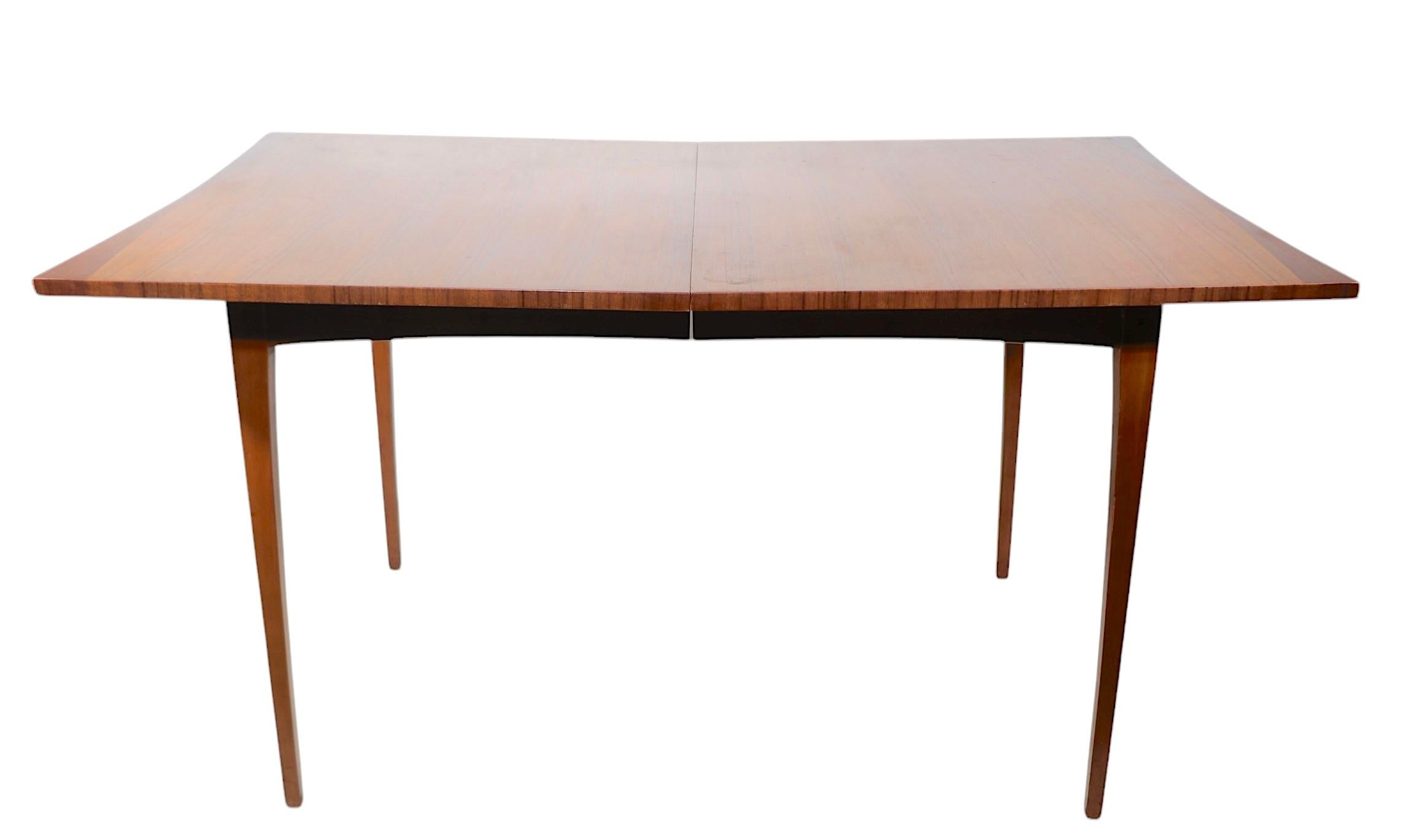 Milieu du siècle  Table de salle à manger par Lane Furniture att. à McCobb en vente 6