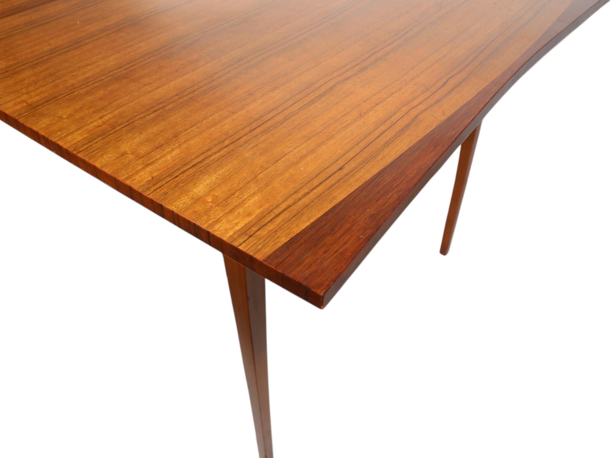 Milieu du siècle  Table de salle à manger par Lane Furniture att. à McCobb en vente 7