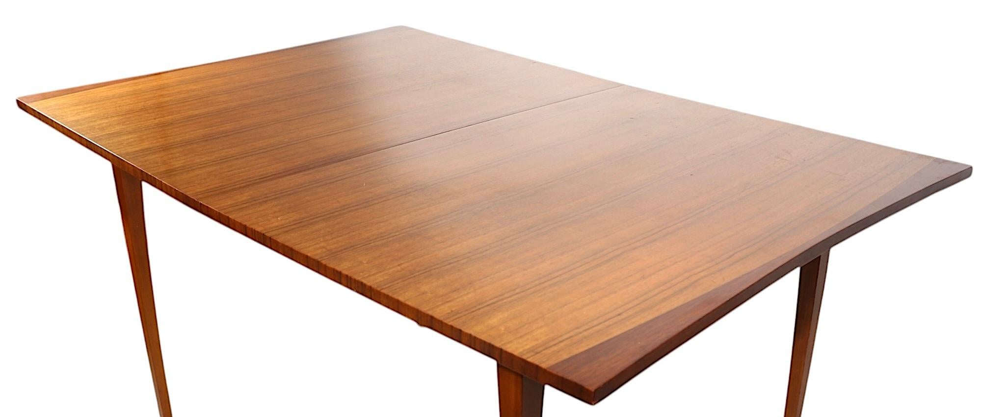 Américain Milieu du siècle  Table de salle à manger par Lane Furniture att. à McCobb en vente