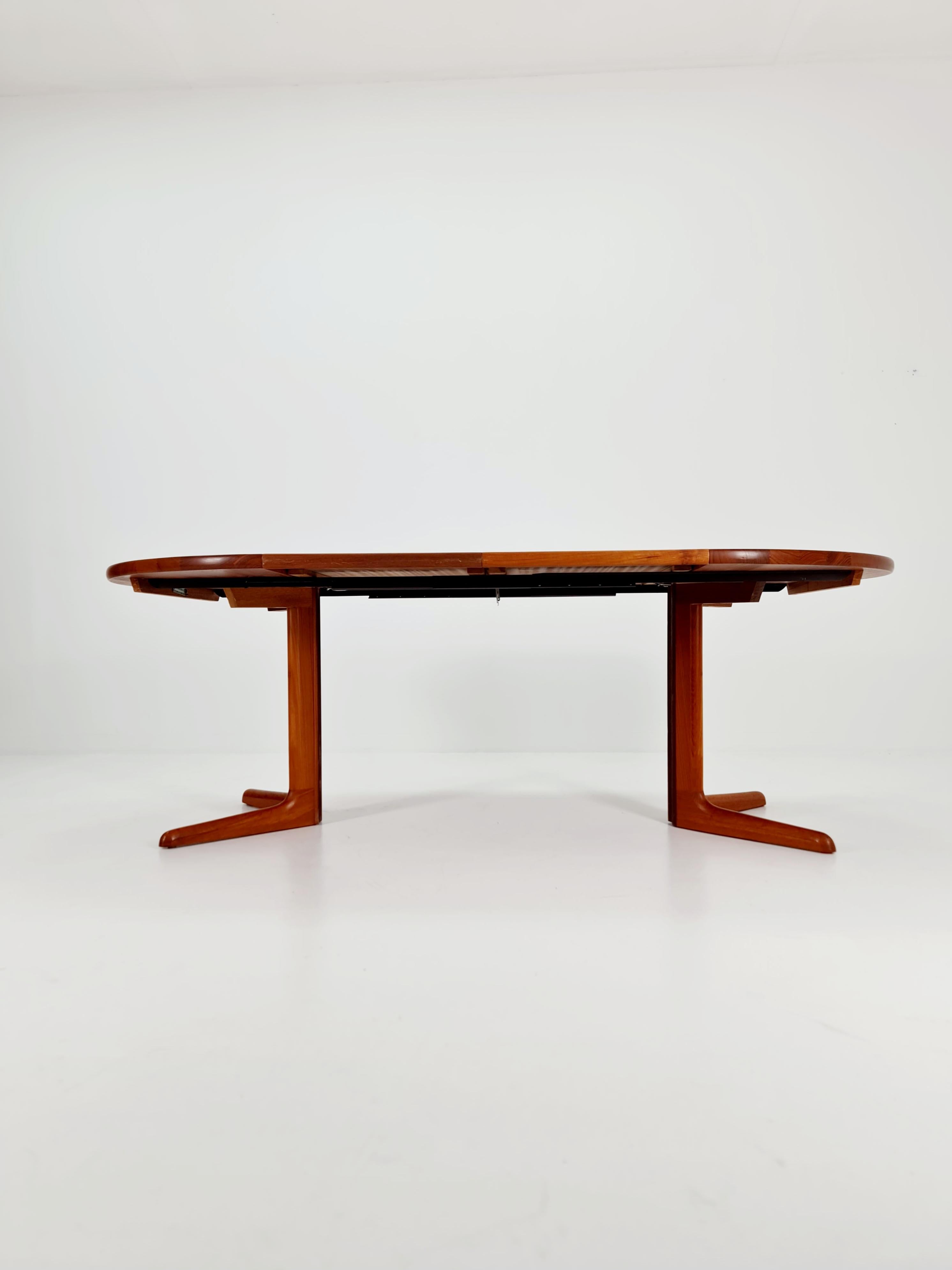 Mid Century Dining Table by Skovby MöbelFabrik A/S 1 from Denmark in 1970s For Sale 5