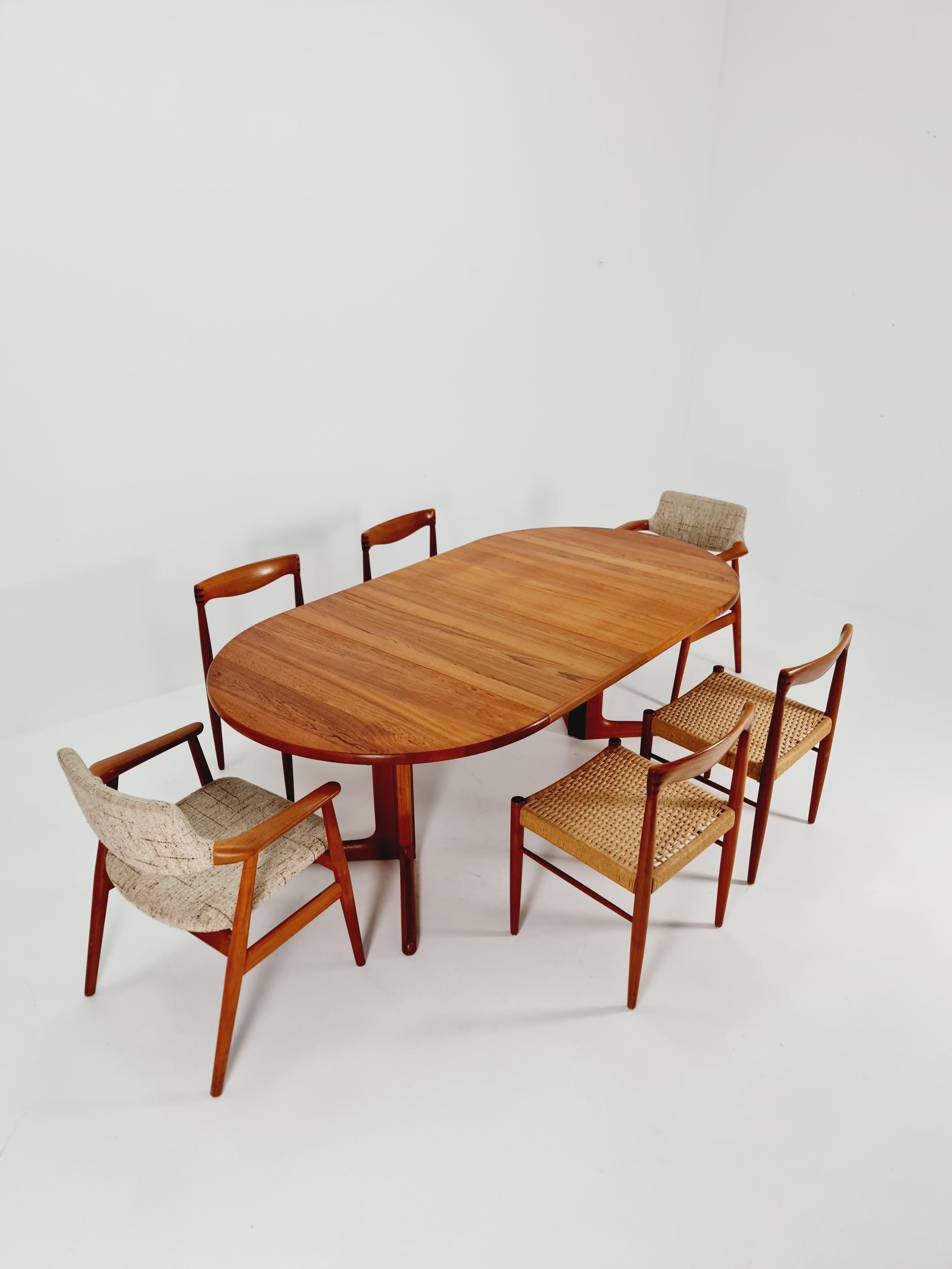 Mid Century Dining Table by Skovby MöbelFabrik A/S 1 from Denmark in 1970s For Sale 6