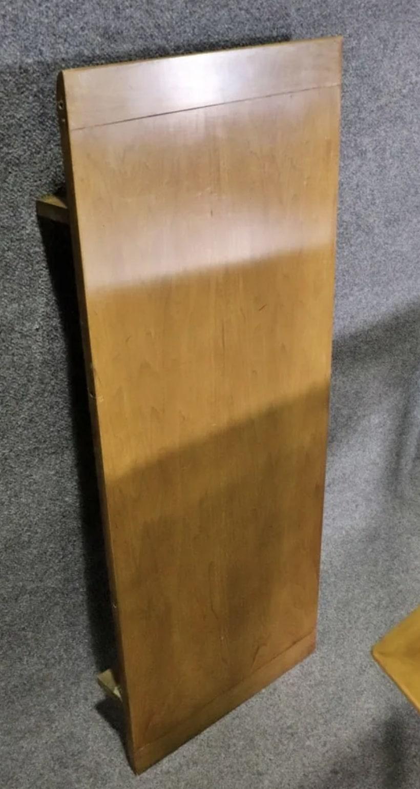 Table de salle à manger du milieu du siècle par Tomlinson en vente 4