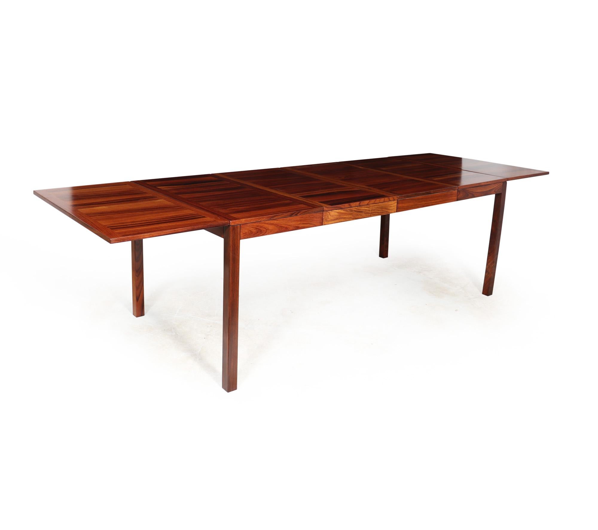 Late 20th Century Mid century Dining table by Vejle Stole For Sale