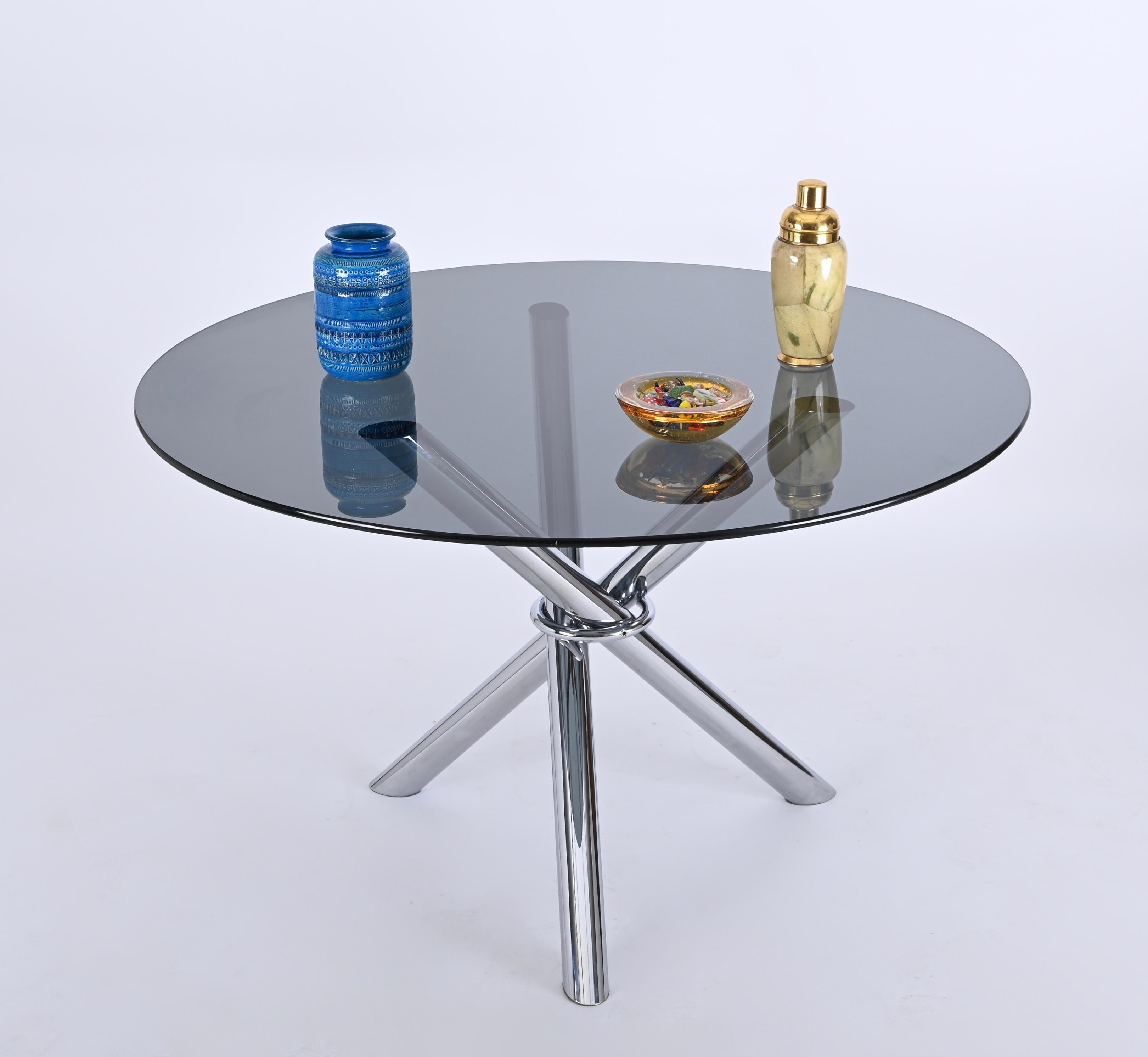 Mid-Century Modern Table de salle à manger du milieu du siècle, acier inoxydable chromé avec verre fumé, Italie 1970 en vente