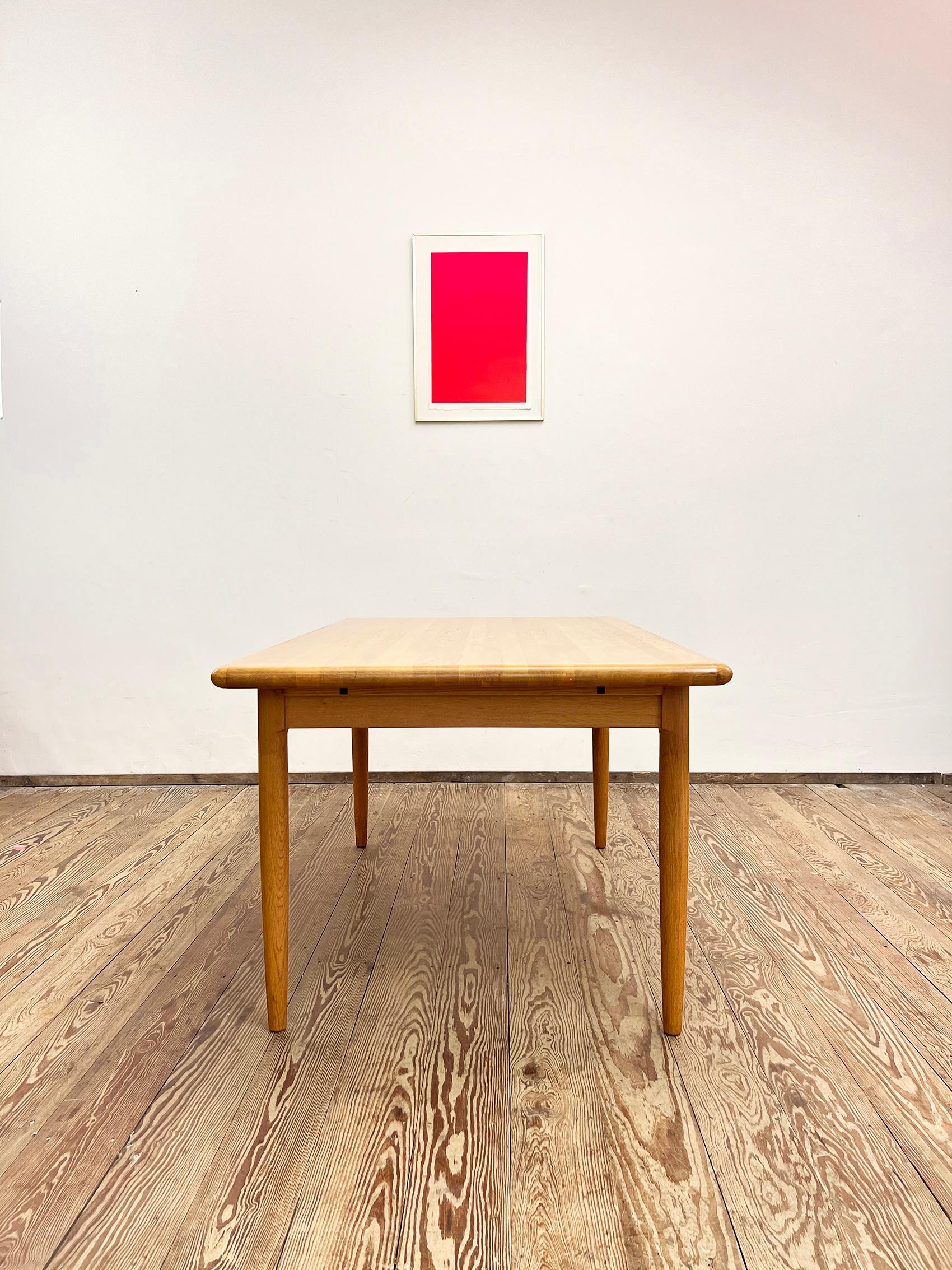 Sculpté à la main Table de salle à manger du milieu du siècle, Design/One en bois de Oak Wood, Danemark, années 1960 en vente