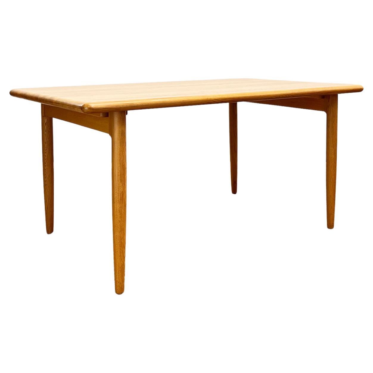 Mid-Century Dining Table, Danish Design out of massiv Oak Wood, Denmark, 1960s For Sale
