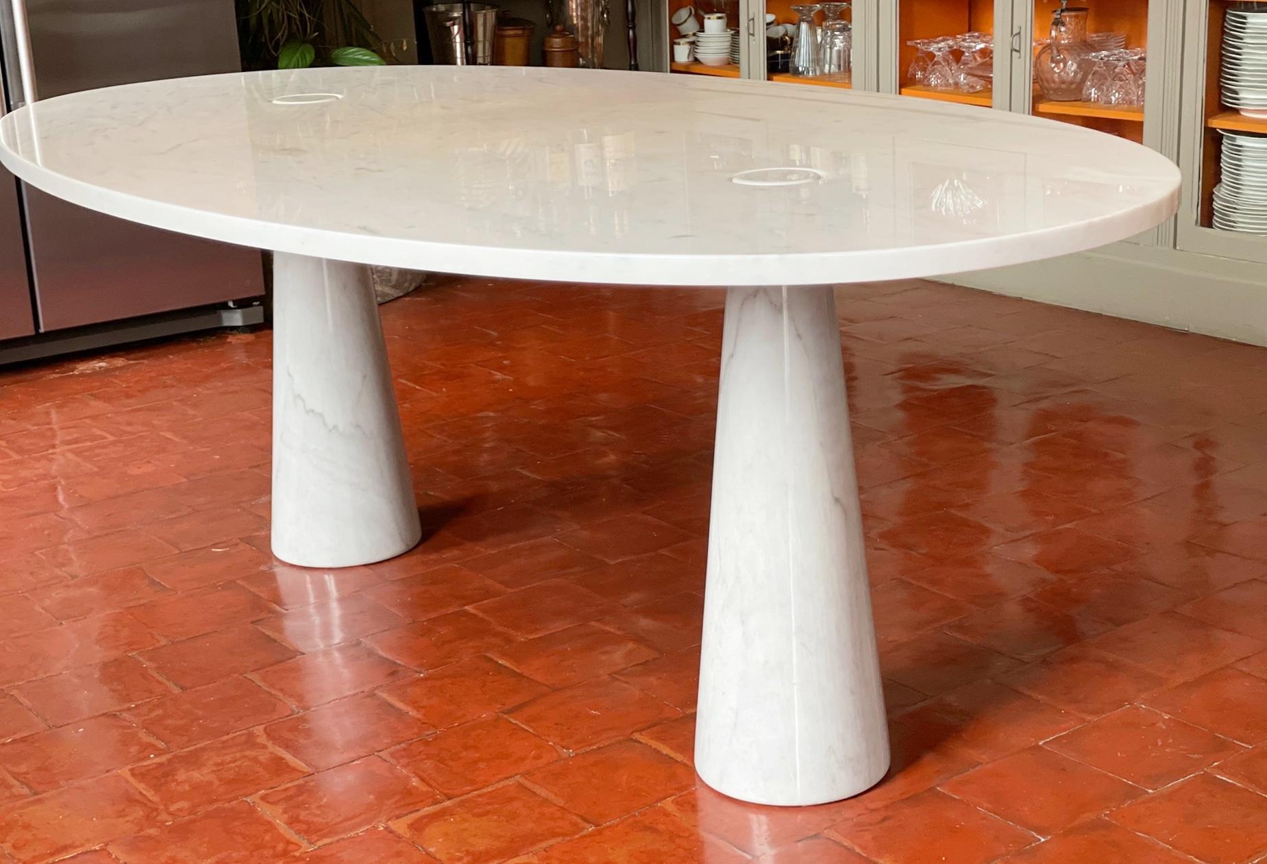 Mid-Century Dining Table in Carrara Marble Model ''Eros'' by Angelo Mangiarotti In Good Condition In Brussels, BE
