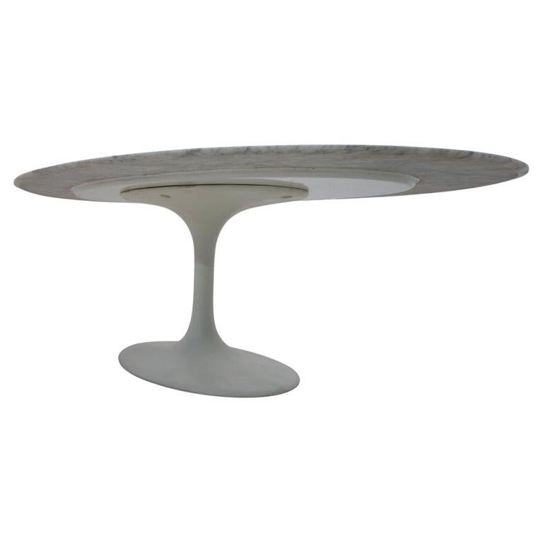 Mid-Century Dining Table in the style of Eero Saarinen for Knoll International In Good Condition For Sale In Brussels, BE