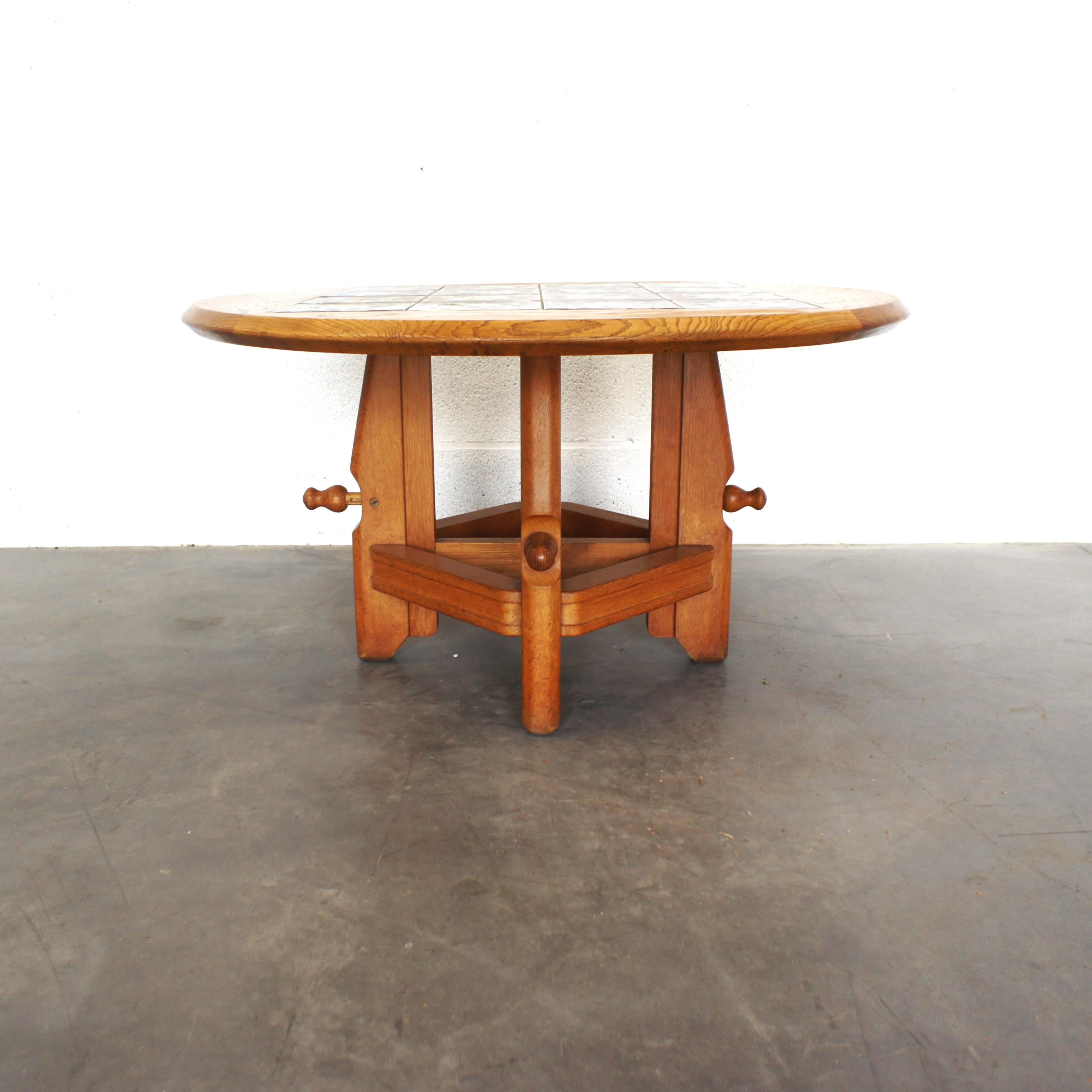 Mid Century dining table model 