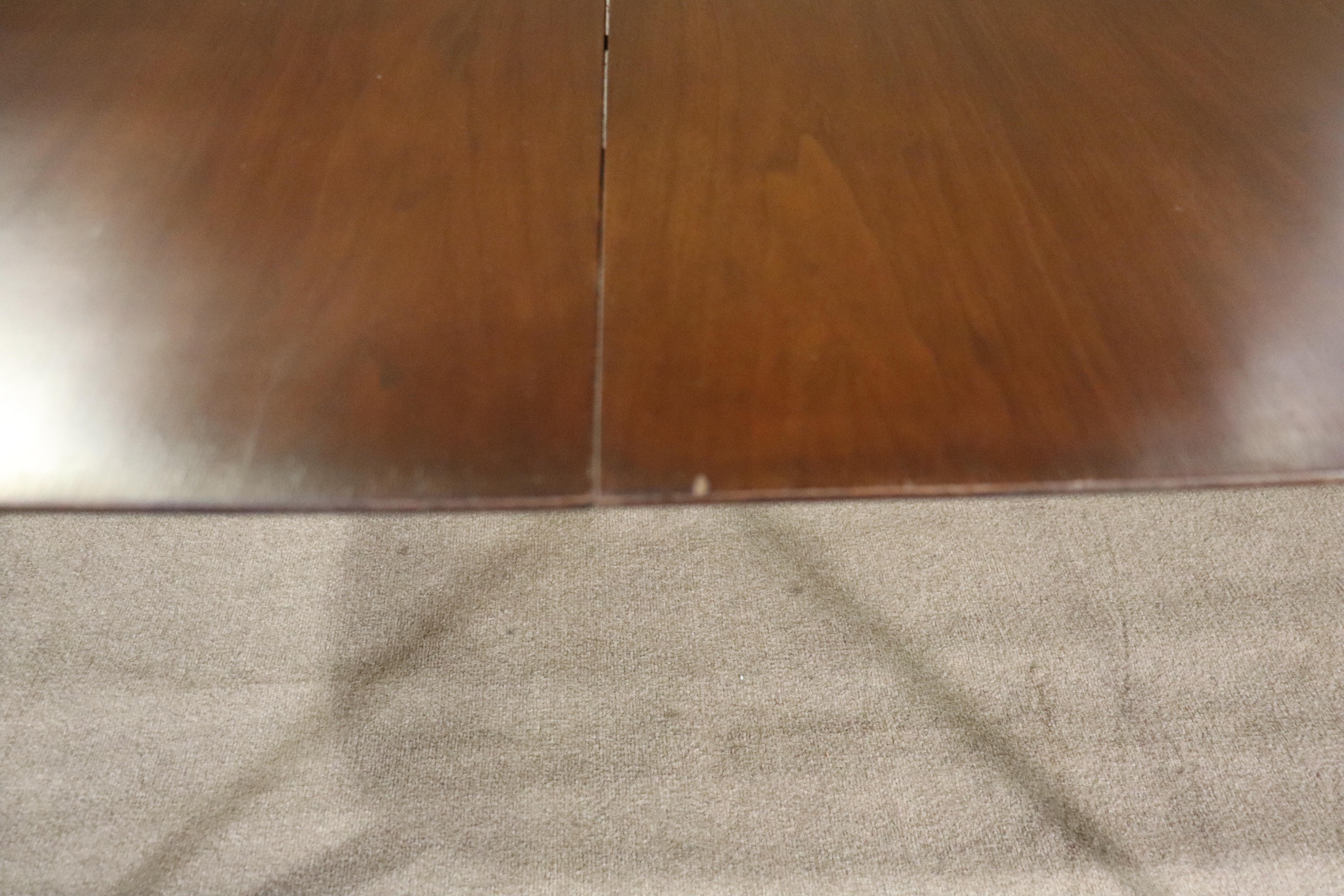 Mid-Century Dining Table w/ Leaf For Sale 2