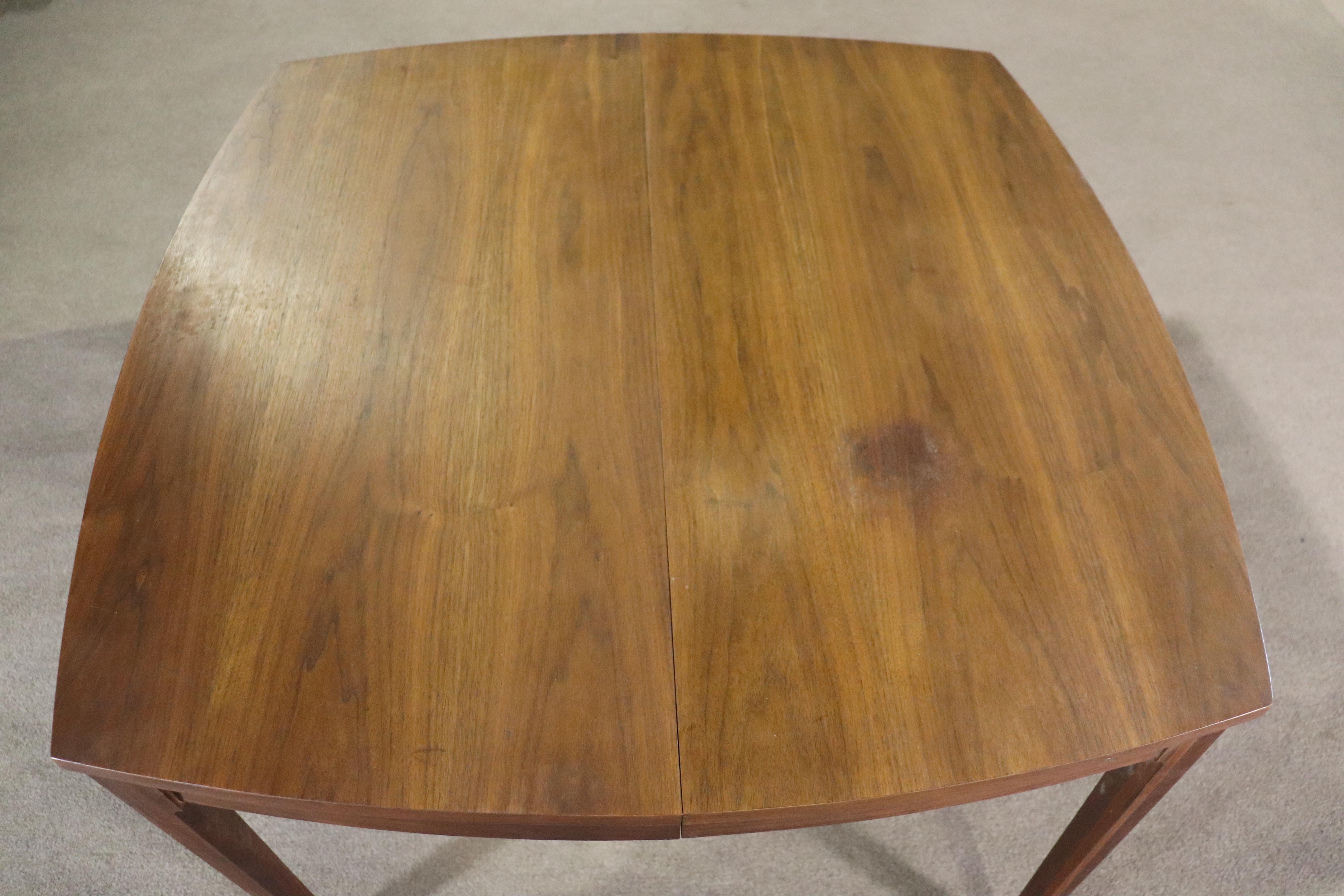 Mid-Century Modern Mid-Century Dining Table with 3 leaves For Sale