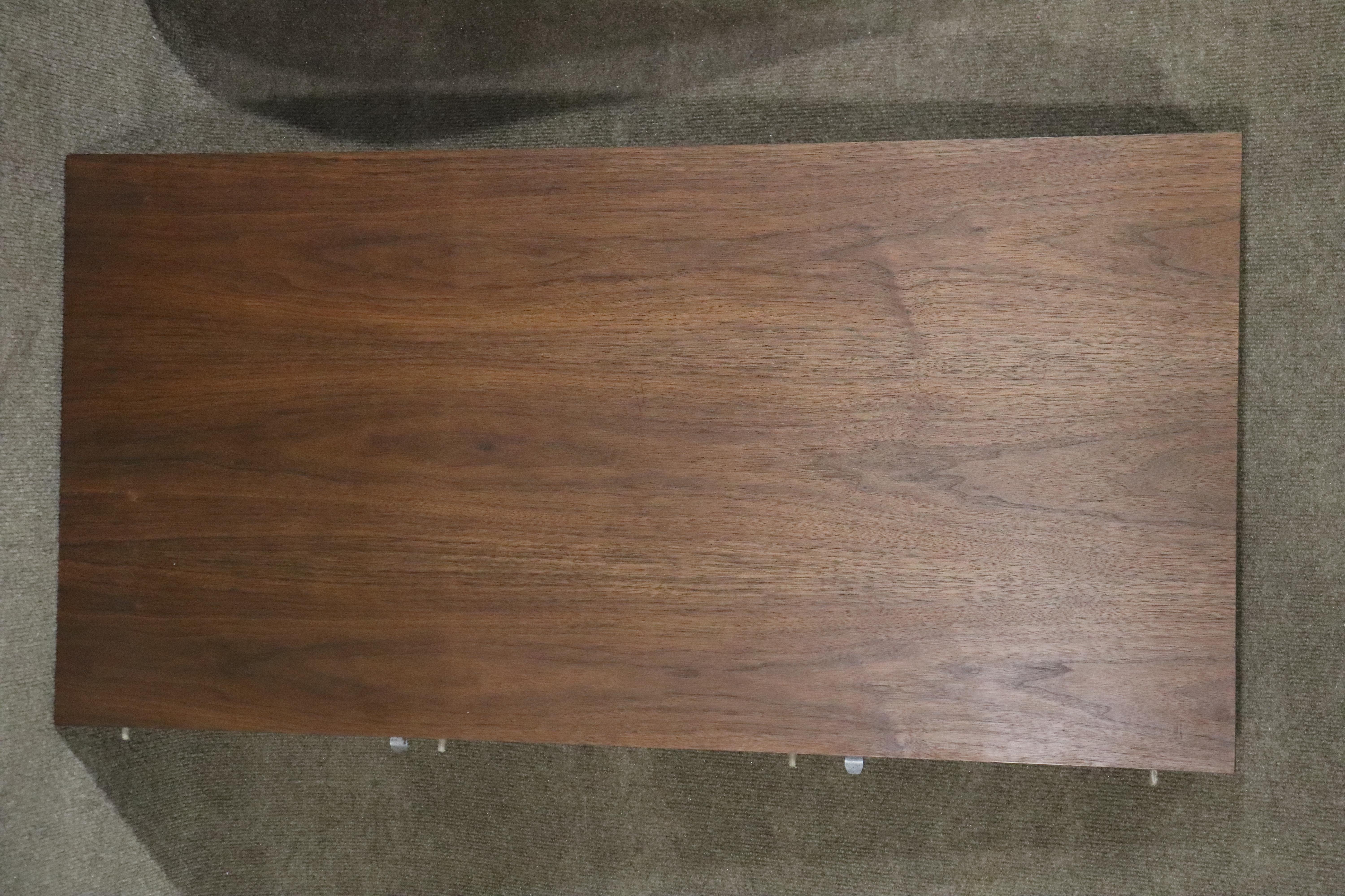 Mid-Century Dining Table with 3 leaves In Good Condition For Sale In Brooklyn, NY