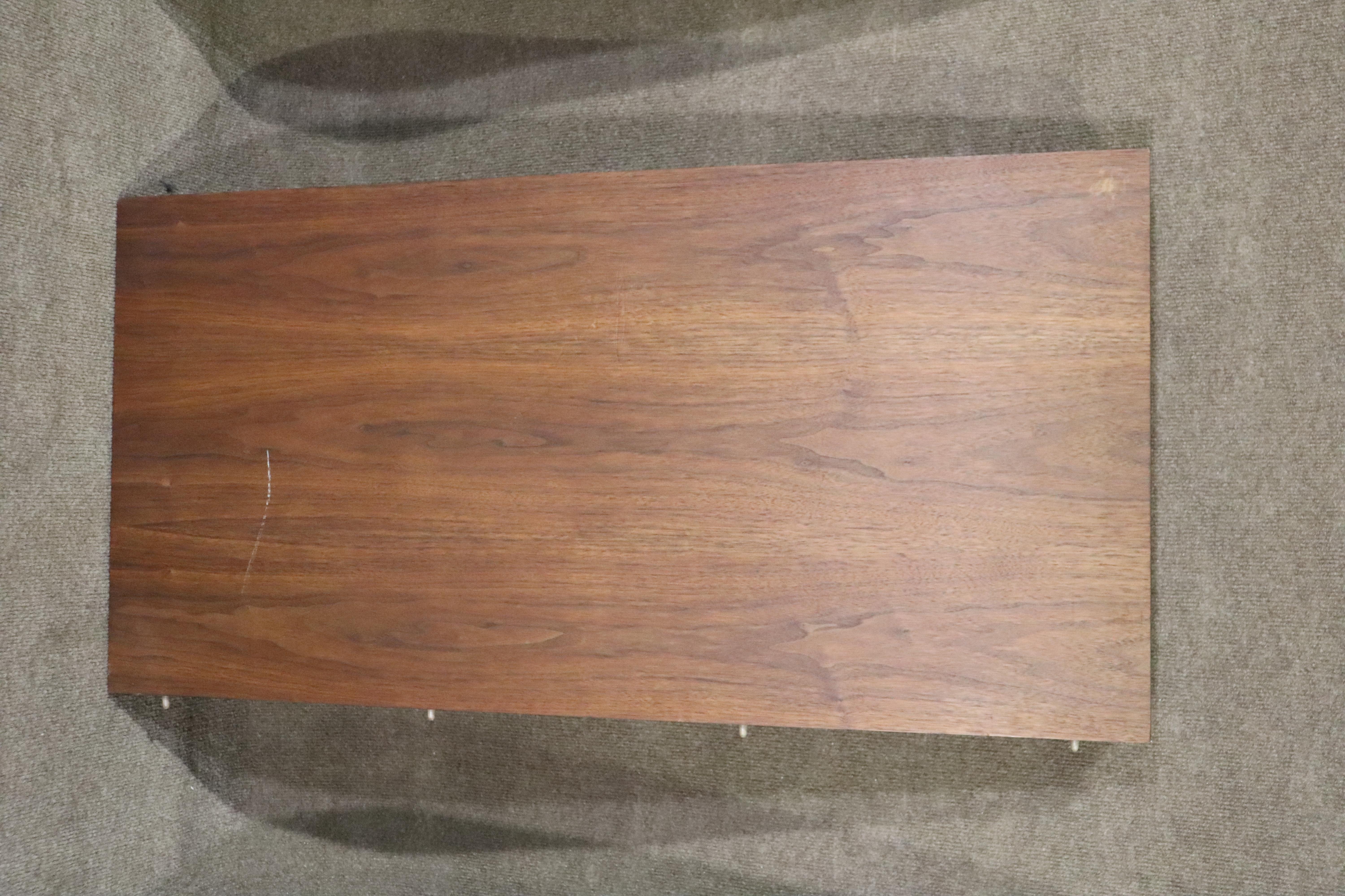 Walnut Mid-Century Dining Table with 3 leaves For Sale