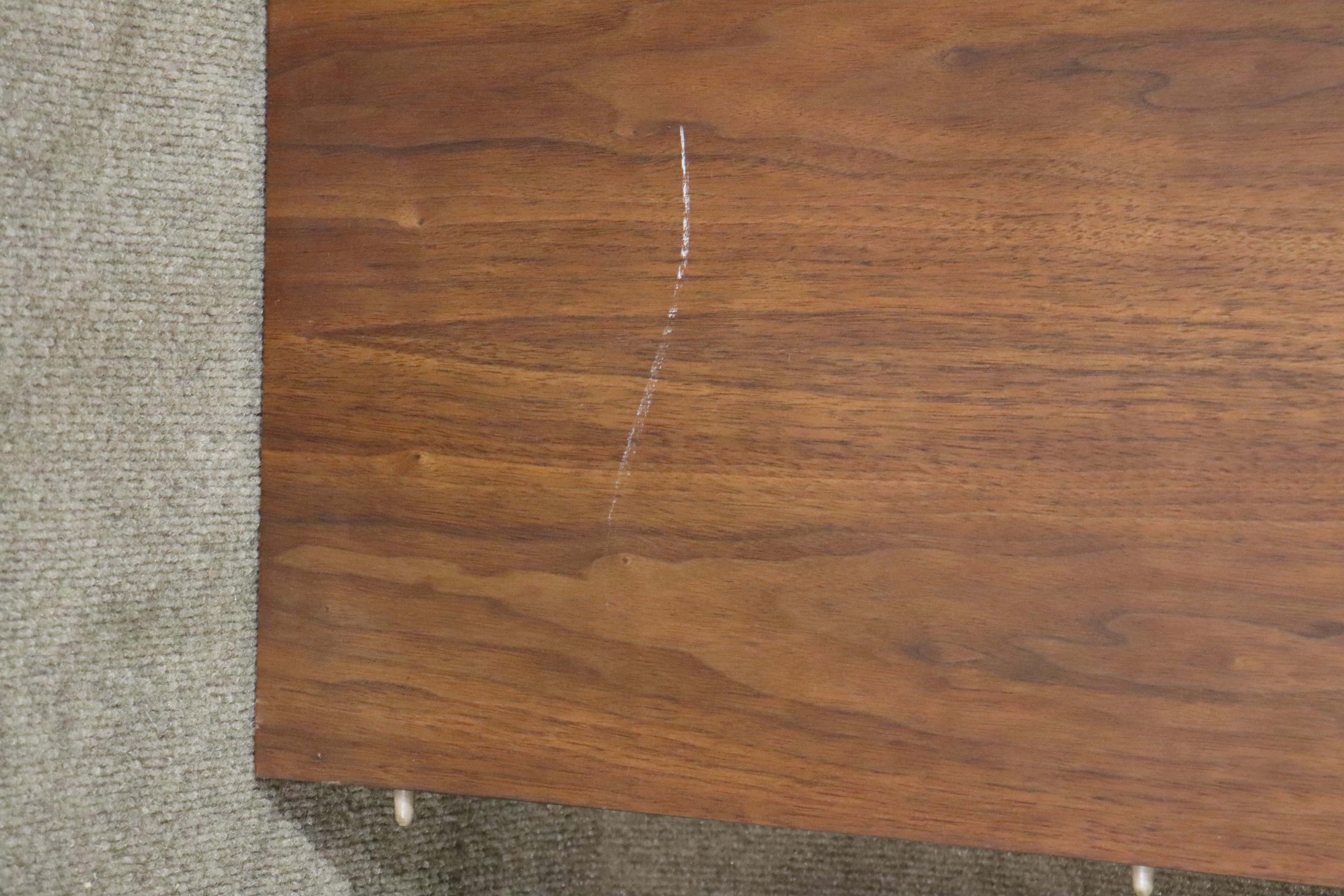 Mid-Century Dining Table with 3 leaves For Sale 2