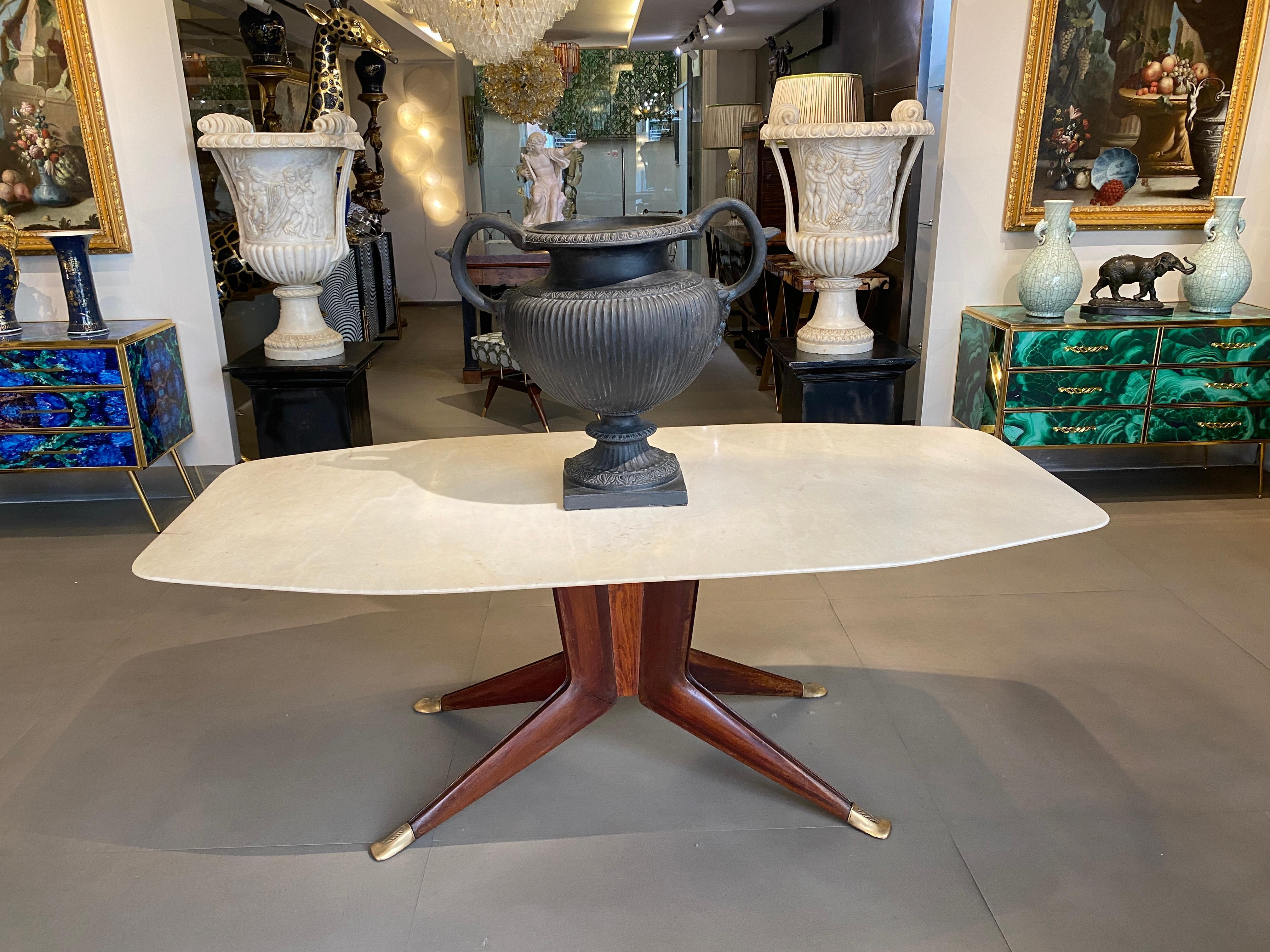 Mesa de comedor de mediados de siglo con tablero de mármol blanco Atrib. a Ico Parisi Años 50 mediados del siglo XX en venta