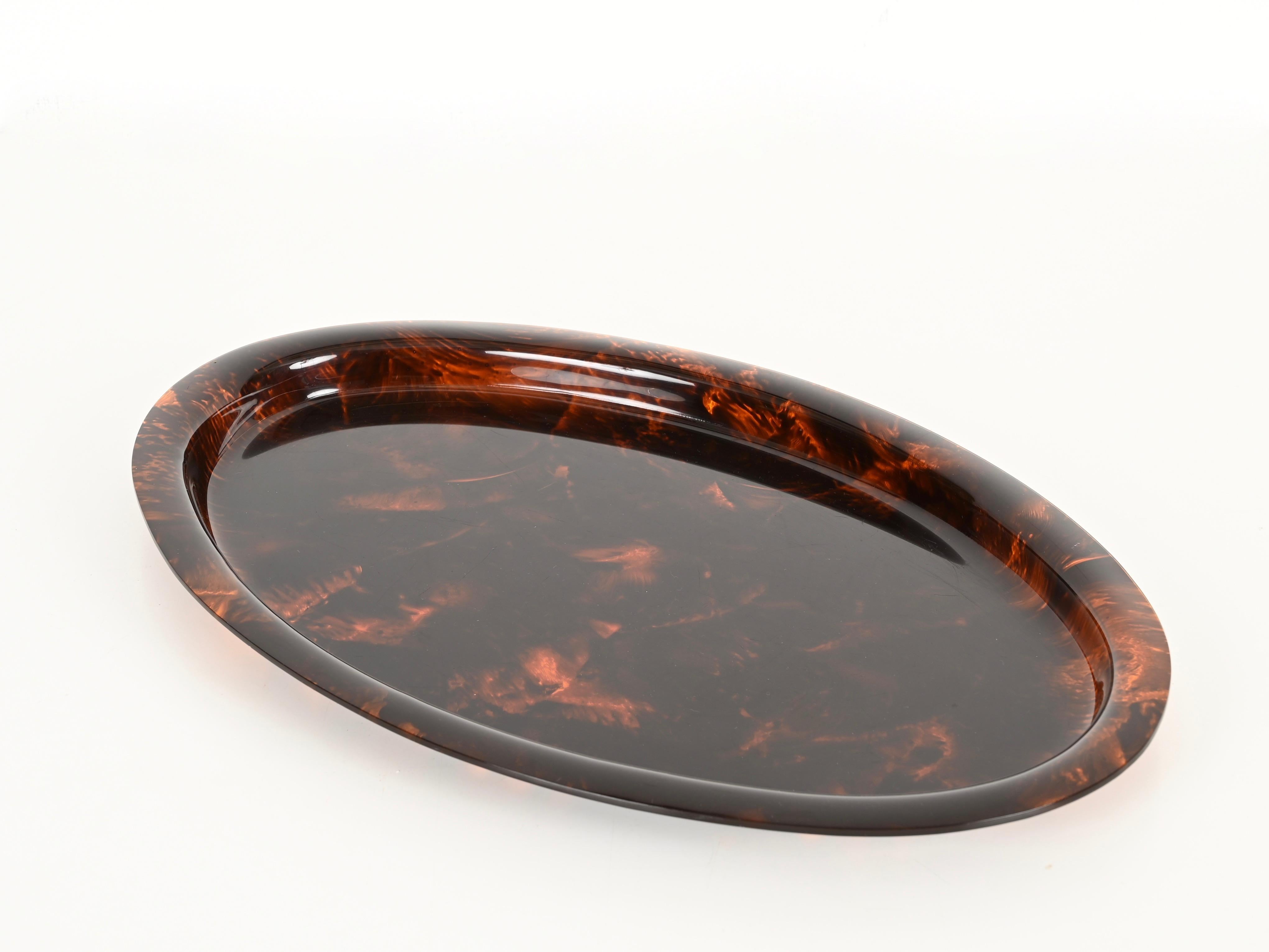 Metallo Vassoio da portata ovale Dior di metà secolo in lucite effetto tartaruga, Italia anni '70 in vendita
