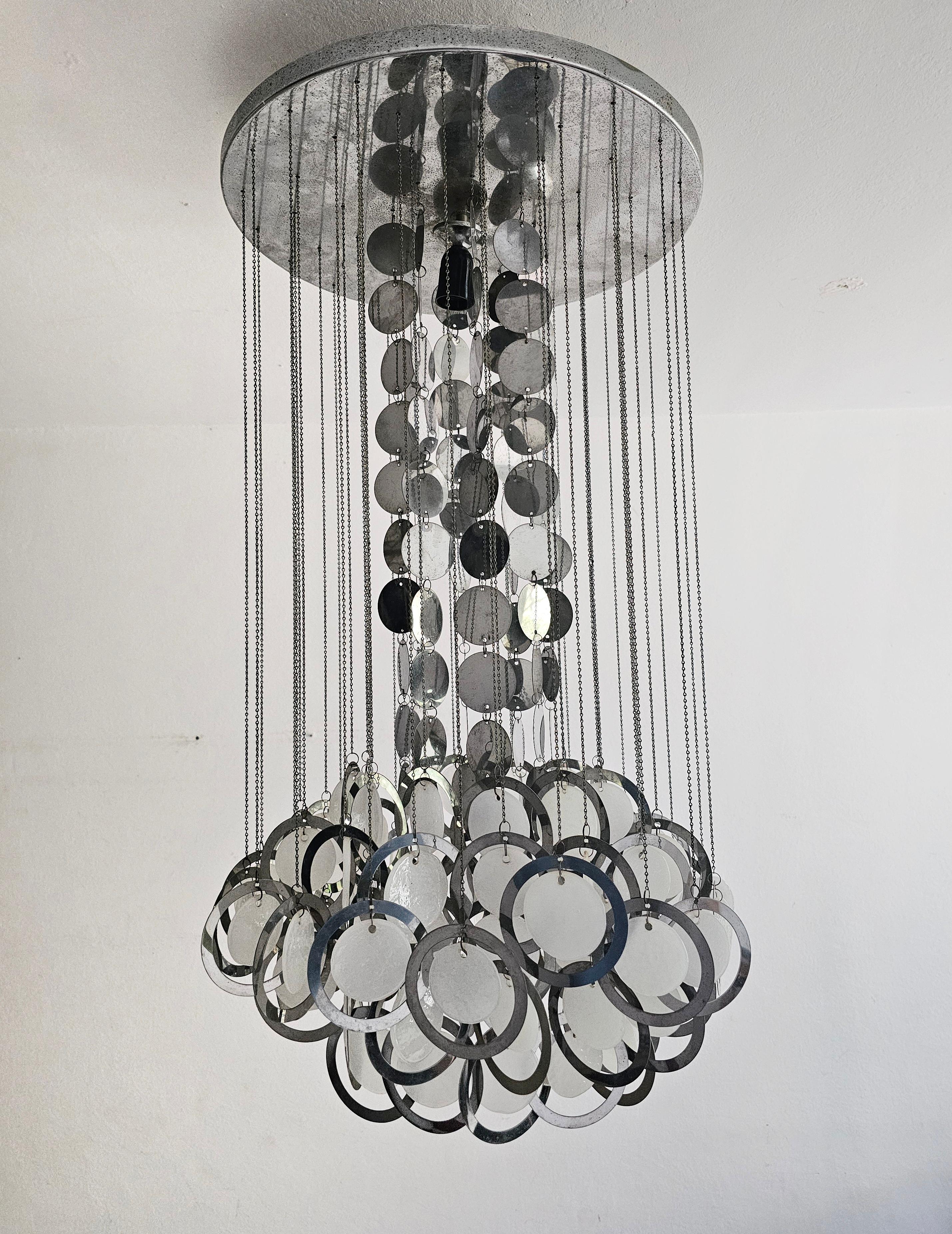 Mid Century Disc Chandelier von Gino Vistosi aus Chrom und weißem Murano-Glas (Moderne der Mitte des Jahrhunderts) im Angebot