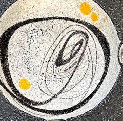 "Piatto di metà secolo con motivo calligrafico", Ceramica fine di Ruscha, Whiting e nero