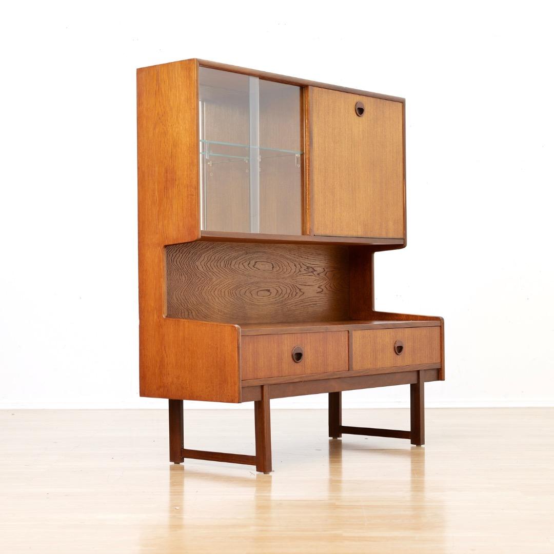 Mid Century Display China Cabinet by Turnidge of London in vendita 2