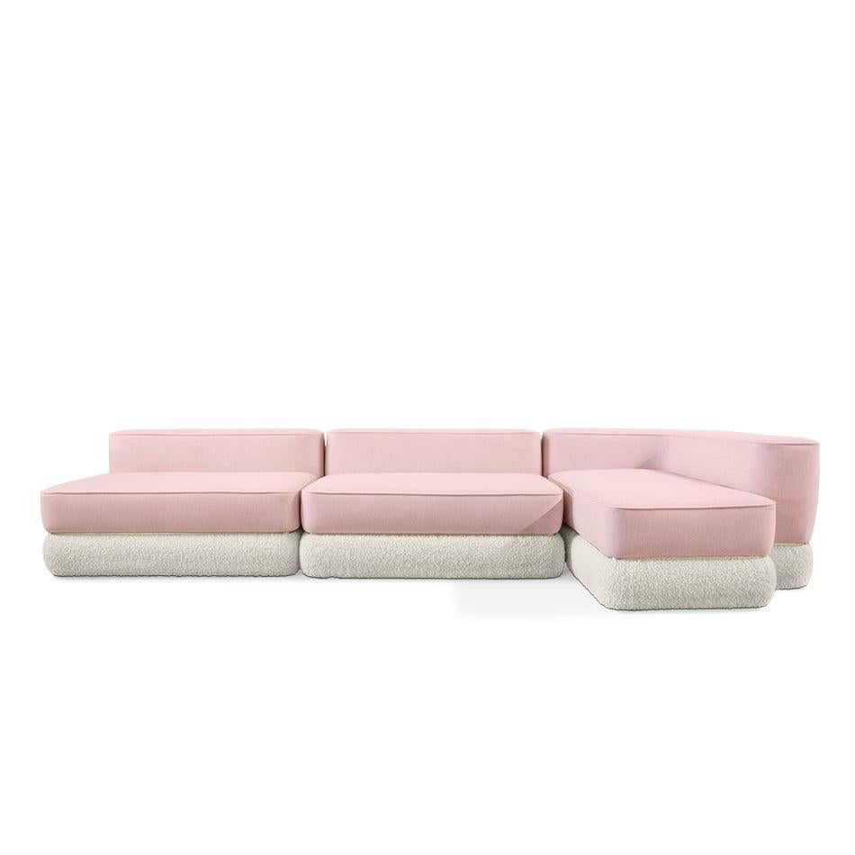 These soft white modules can be put together to form a sofa with a distinctive design, that will match your needs. Curvy lines are a timeless trend
in home design and these module seaters are the perfect example of that.
Customizable in color and