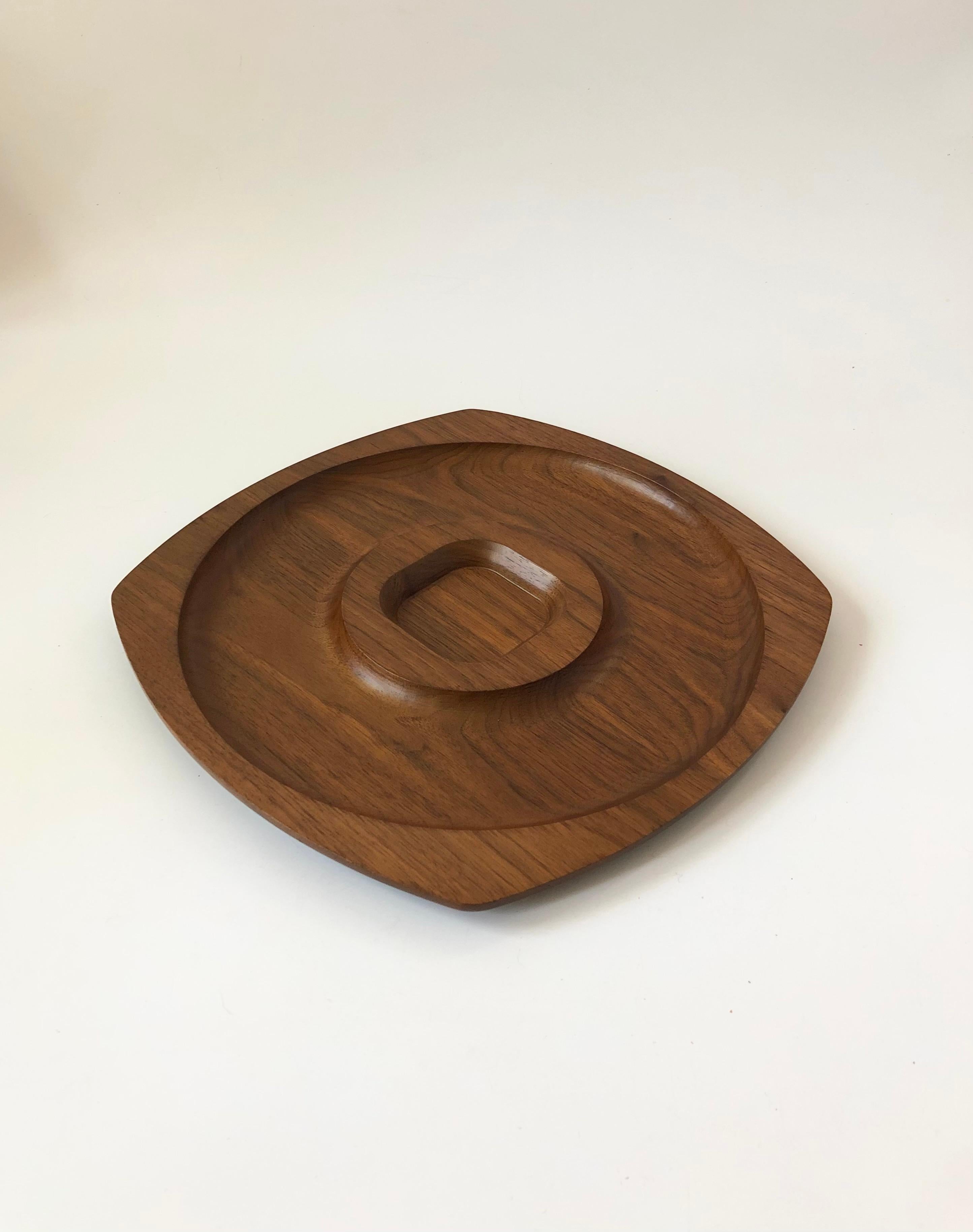Divided Wood Tablett von Gladmark aus der Mitte des Jahrhunderts (Holz) im Angebot