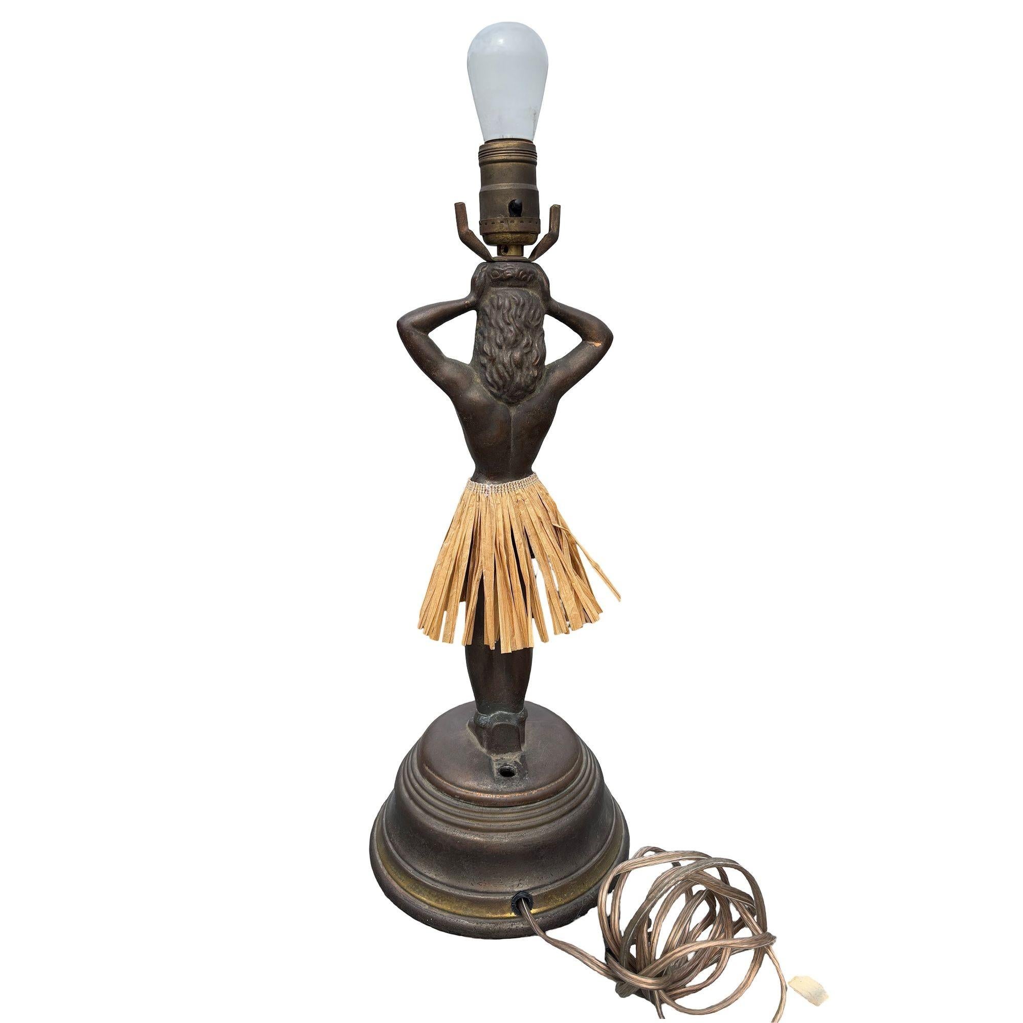 Mid-Century Modern Lampe de table en cuivre Dodge 