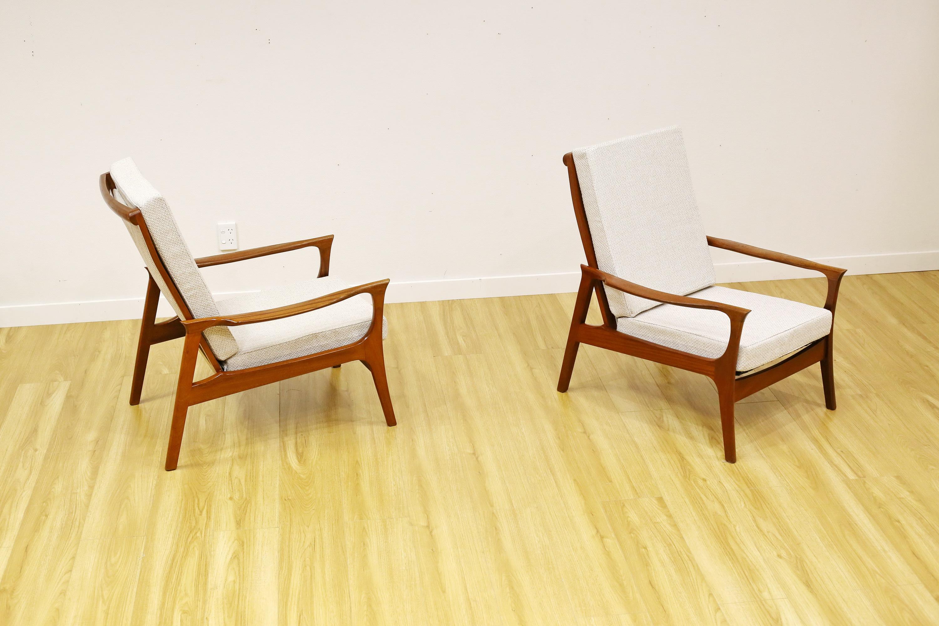 Mid Century Don Concord armchairs x 2. New upholstery For Sale 10